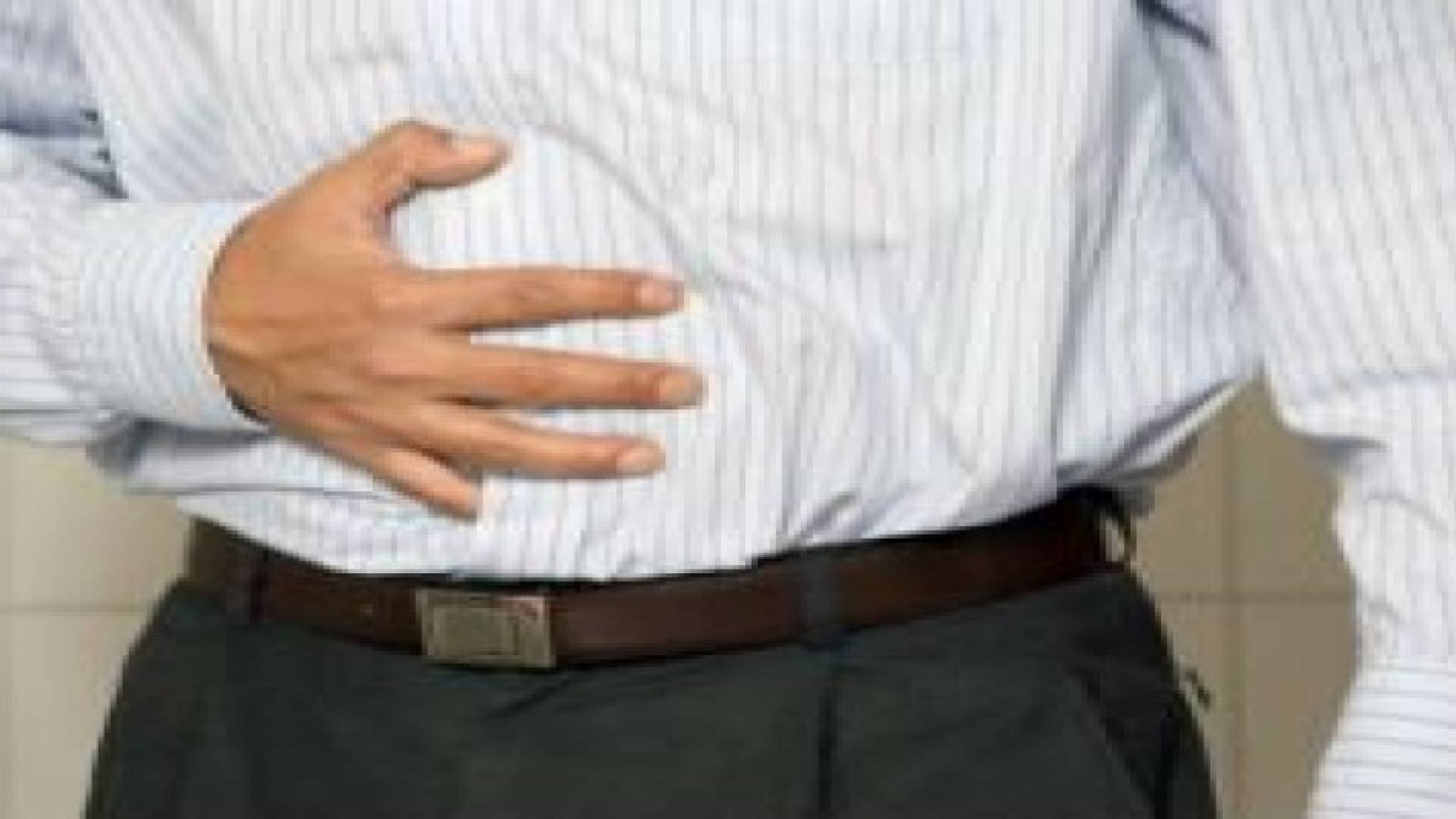 تسمم 83 شخصا في حفل زفاف وسط مصر