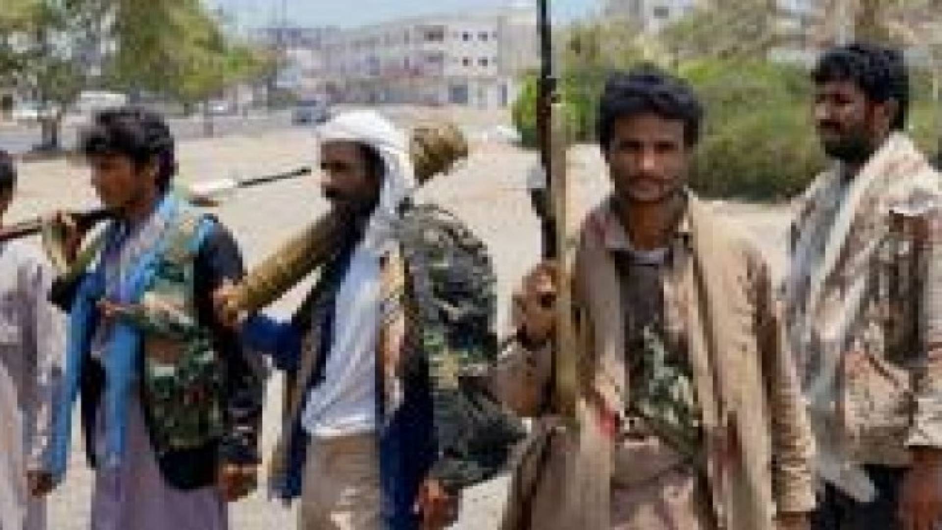 سكاي نيوز : الحوثيون يحتجزون 4 أميركيين في أحد السجون في صنعاء