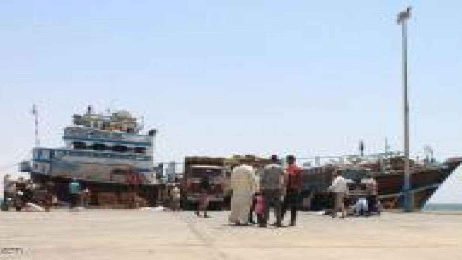 الحوثيون يمنعون باخرة إغاثة من دخول عدن