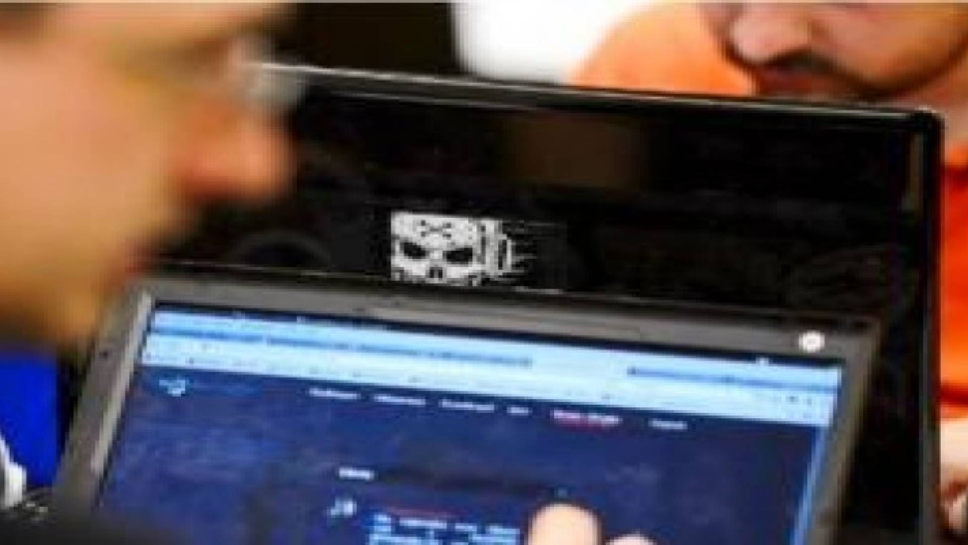 فرنسا تجند قراصنة حواسيب لمواجهة "المتطرفين"