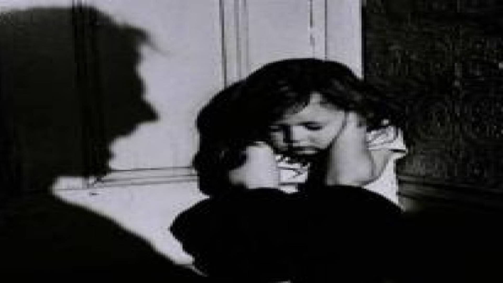 ام تضرب ابنتها بـ "كوب" الشاي ومؤسسة الرعاية تنفي ... تفاصيل