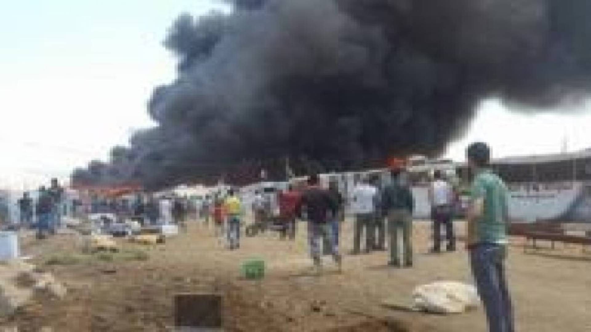 حريق هائل في مخيم للاجئين السوريين بالبقاع اللبناني