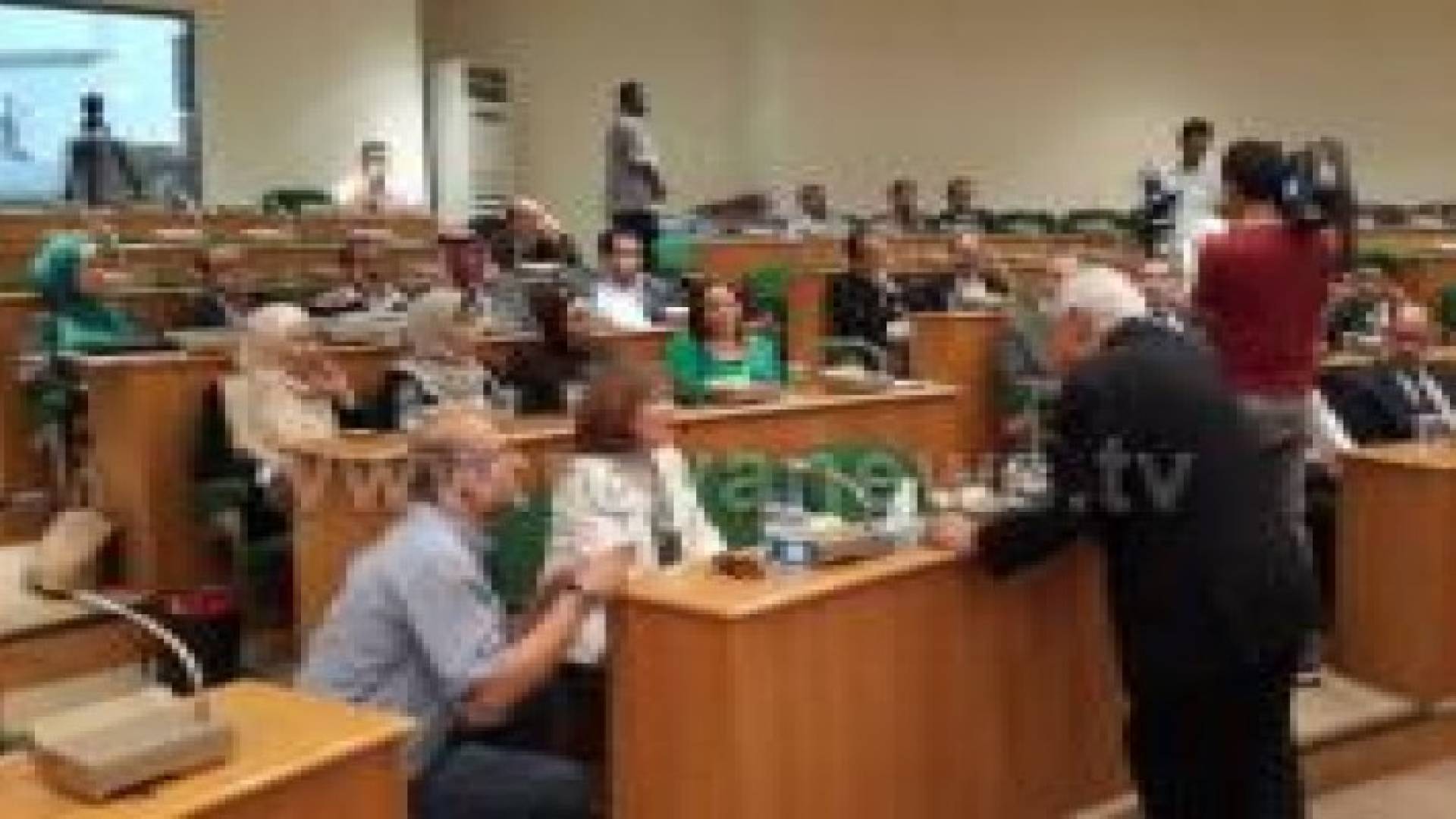 152 مليون دولار كلفة إعادة تمويل مشروع الباص السريع