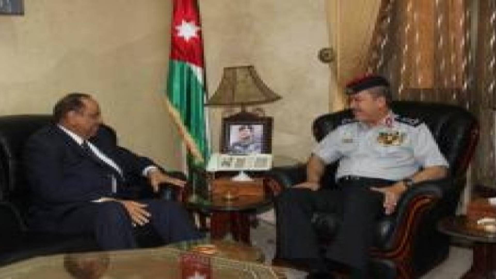 وزير الداخلية: الدفاع المدني يؤدي مهام إنسانية عظيمة