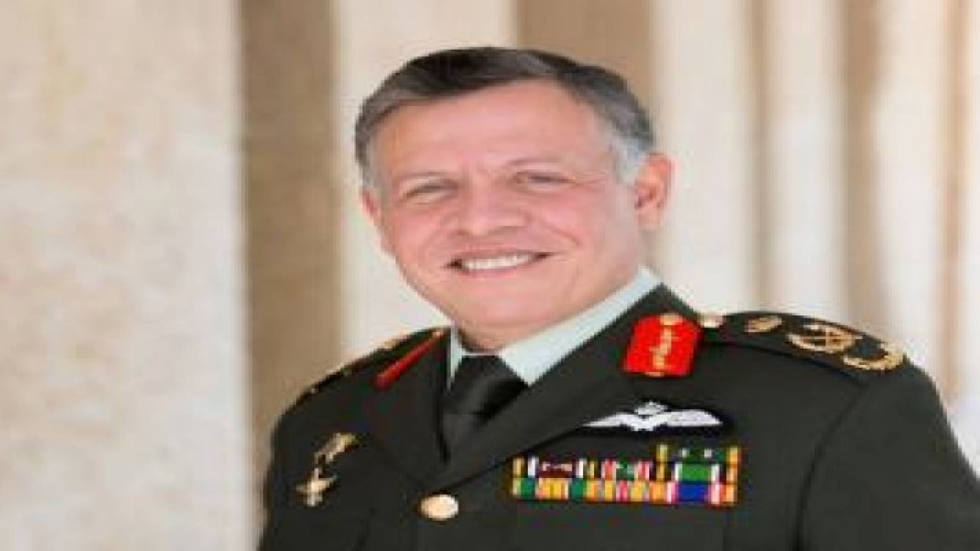 فتح باب التجنيد لخريجي الجامعات بالجيش ومنحهم رتبة ضابط