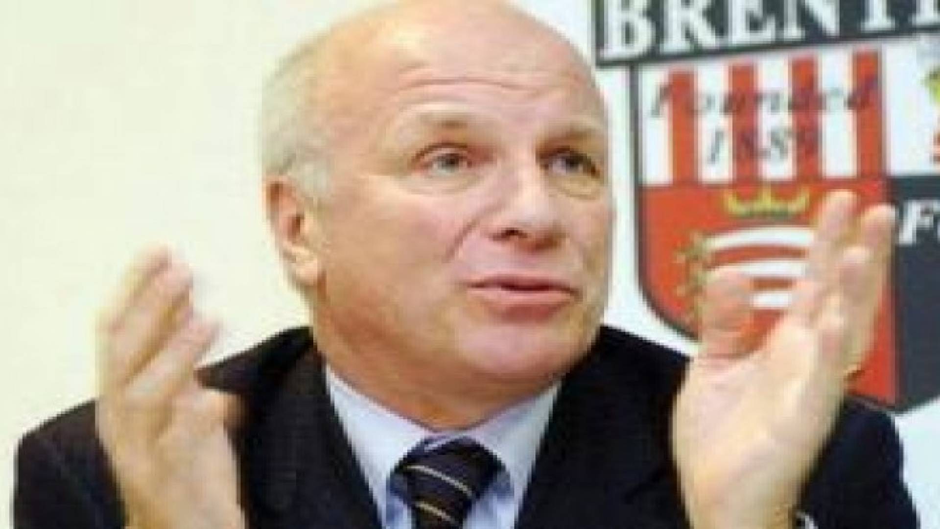 الاتحاد الانجليزي: استقالة بلاتر خدمة كبيرة لكرة القدم