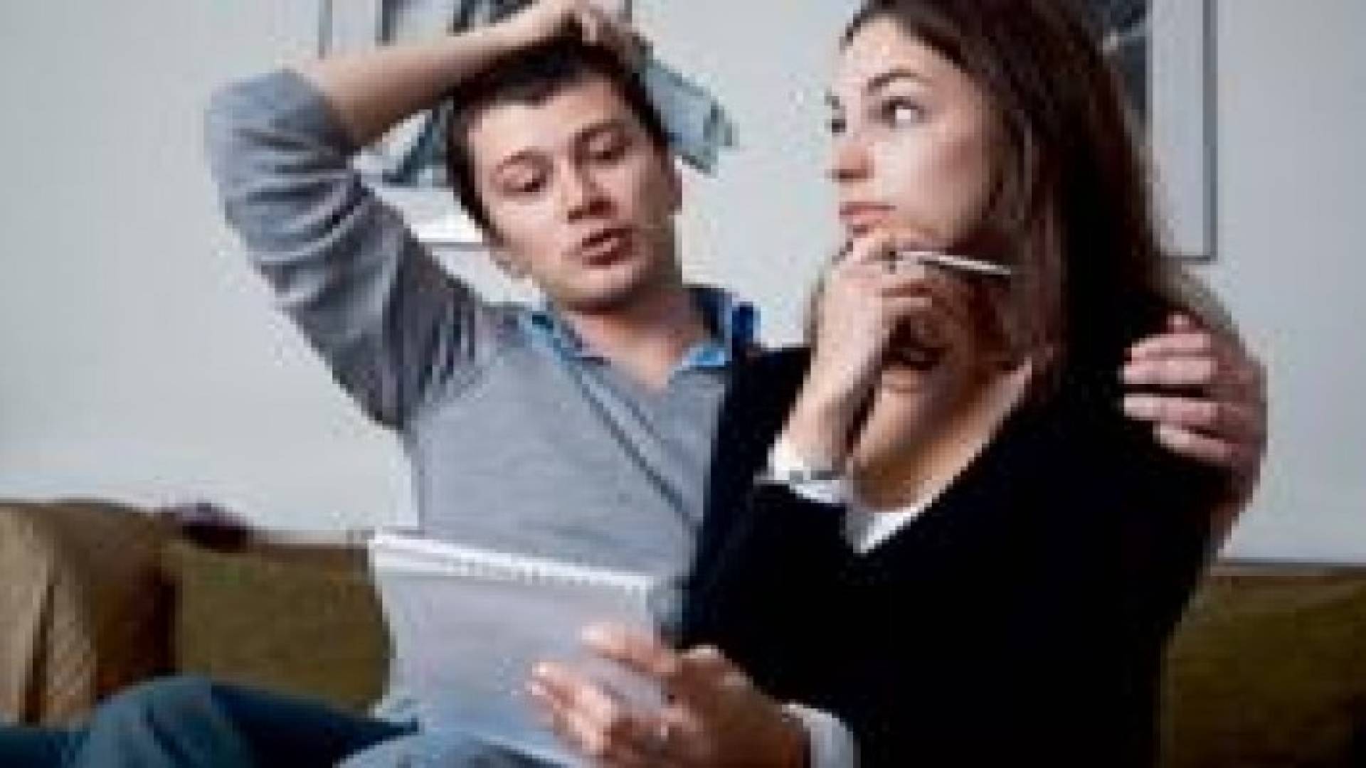 العلماء يكتشفون دور المال في خيانة الرجل لزوجته