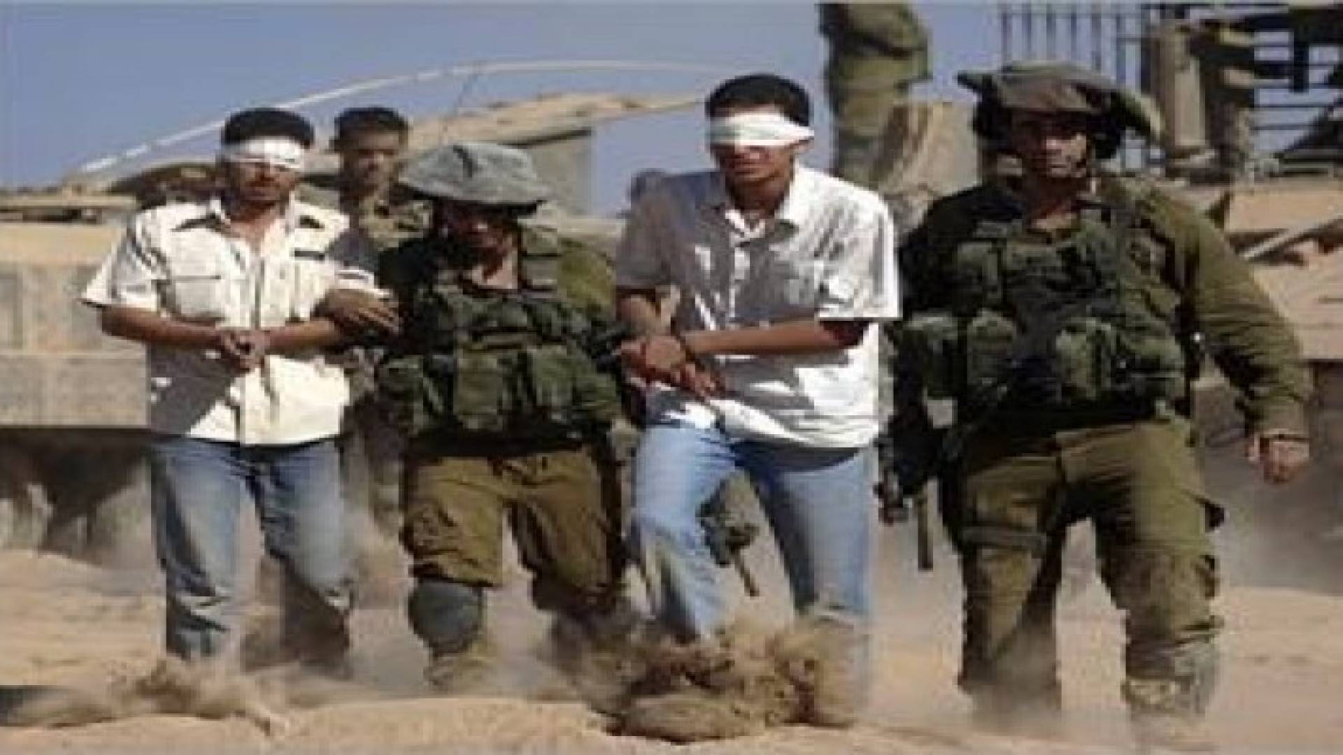 جيش الاحتلال الإسرائيلي يعتقل 12 فلسطينيا في الضفة الغربية