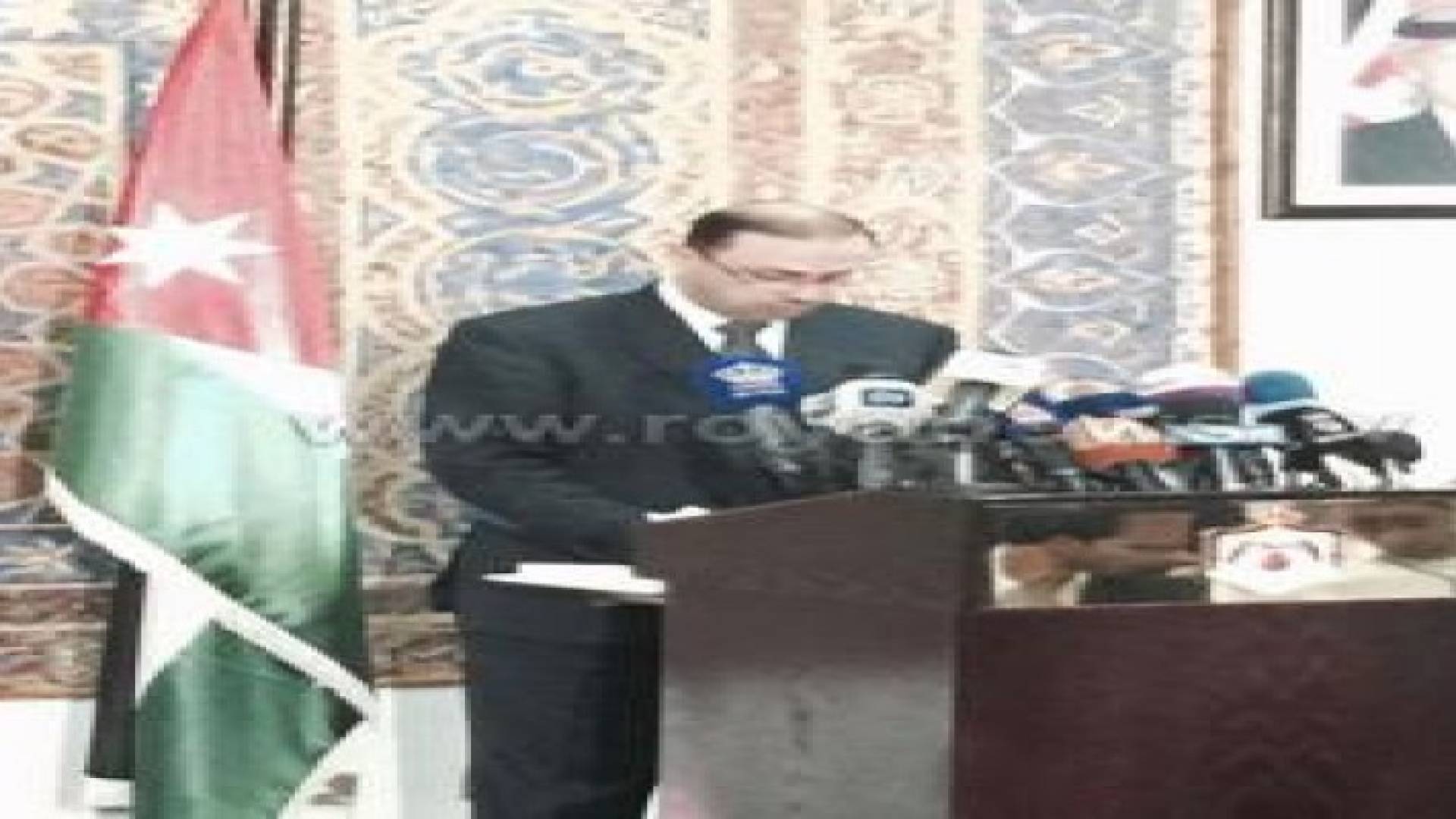 المومني يوضح قضايا الرجوب والبيع الآجل وإغلاق الحدود
