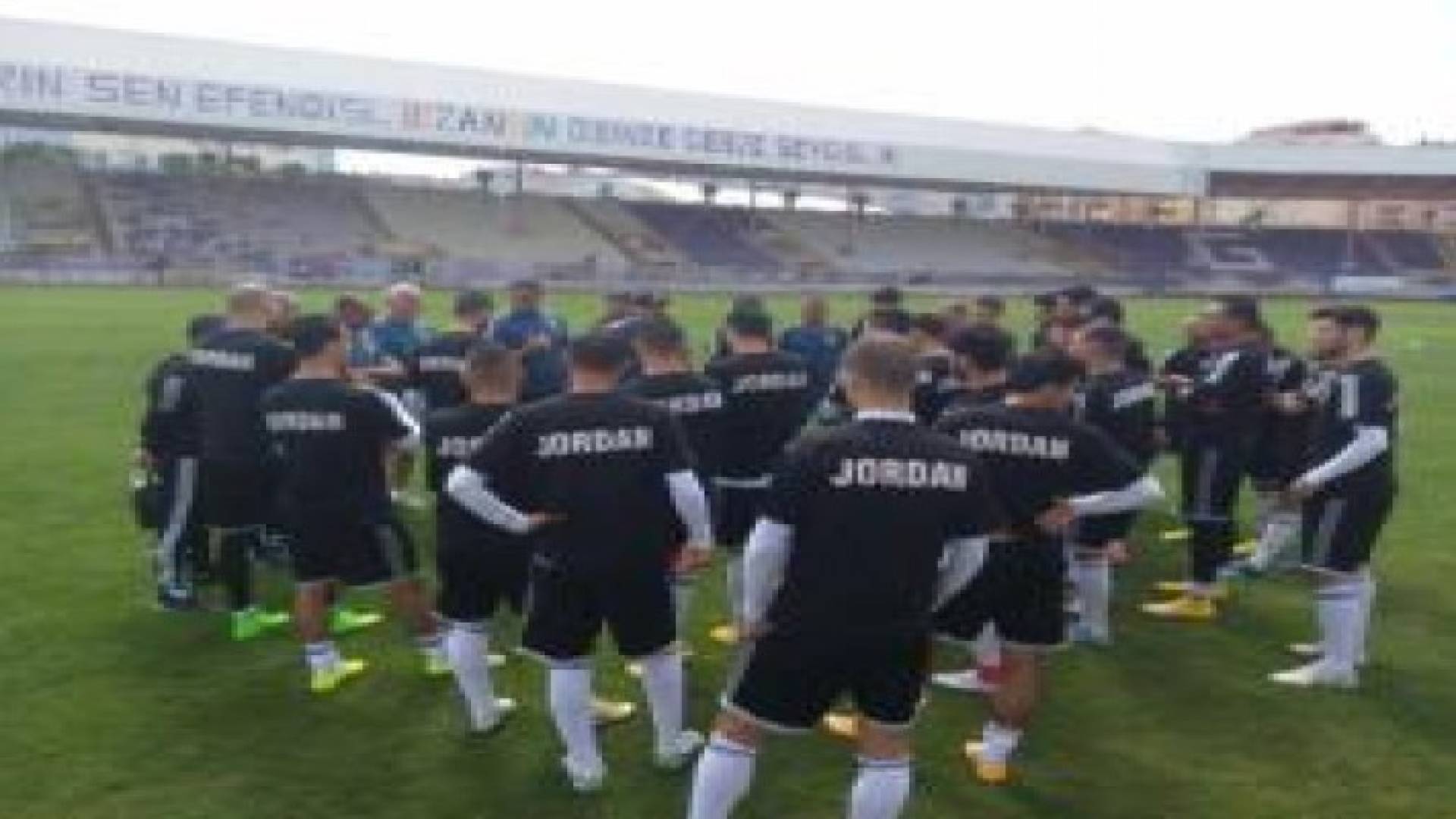 المنتخب الوطني لكرة القدم يواصل تحضيراته للقاء طاجكستان