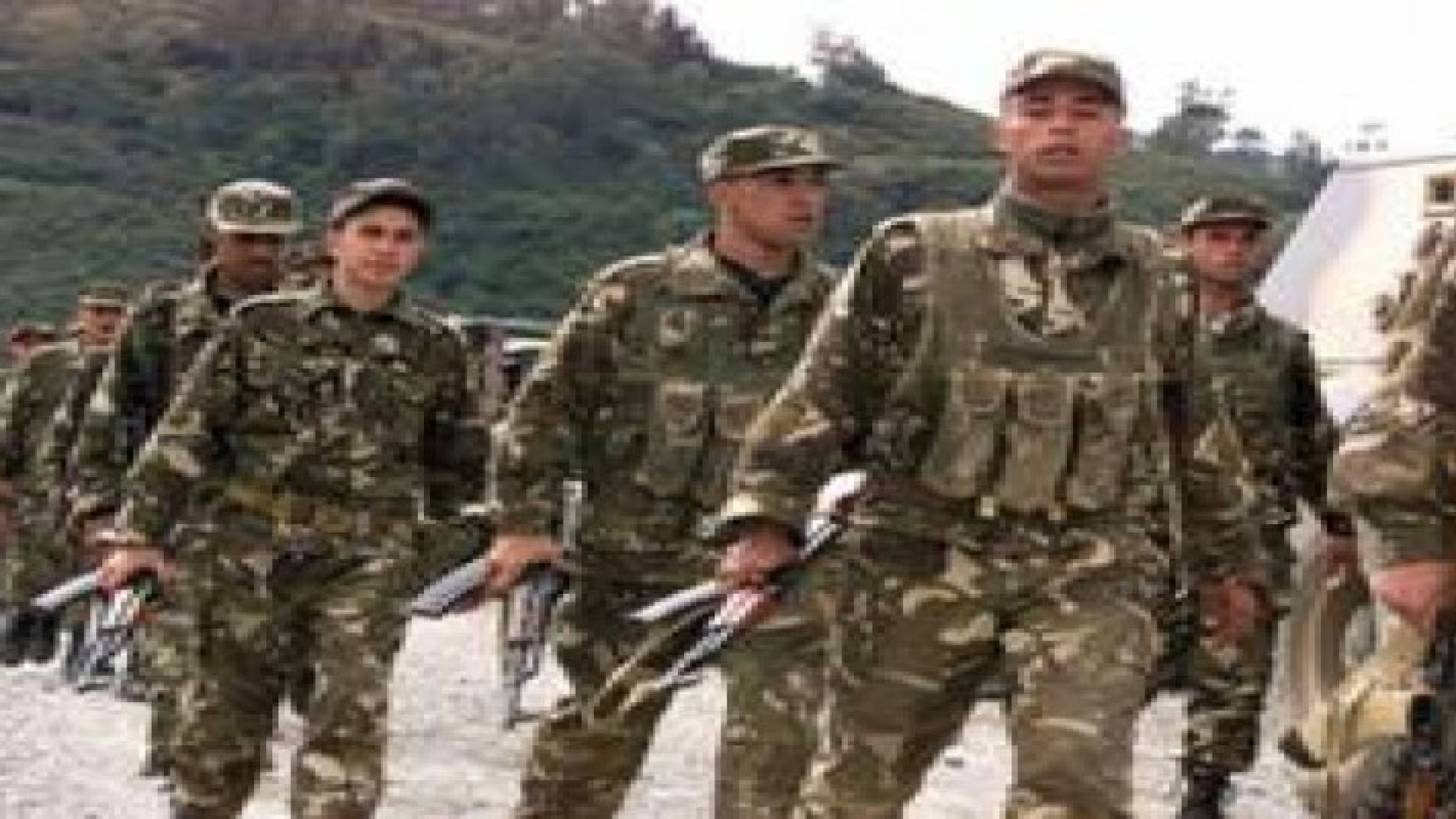 الجزائر.. استنفار عسكري على الحدود مع ليبيا بعد تمدد "داعش" الارهابي