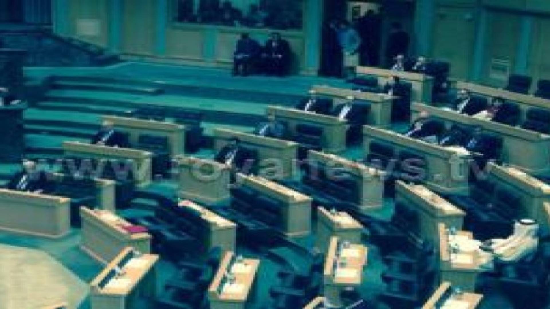 مذكرة نيابية تطالب بتنفيذ فك الارتباط