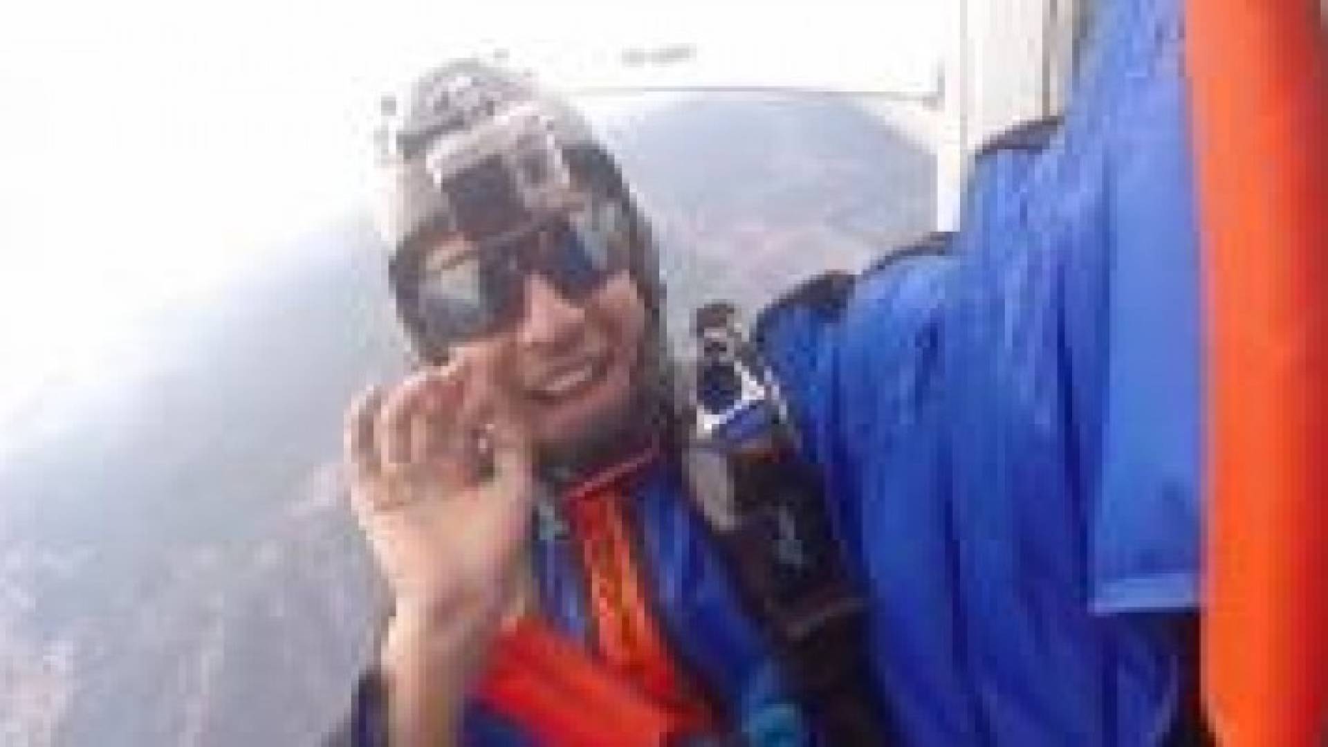 فيديو مذهل.. مصافحة "هاي فايف.." بـ36 لغة