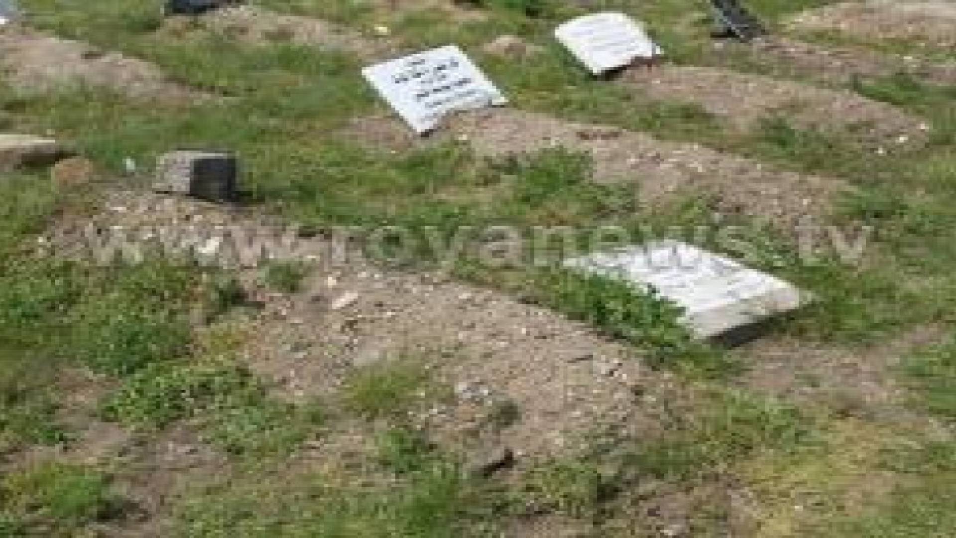بالصور .. مجهولون يحطمون مقبرة اسلامية في الدنمارك