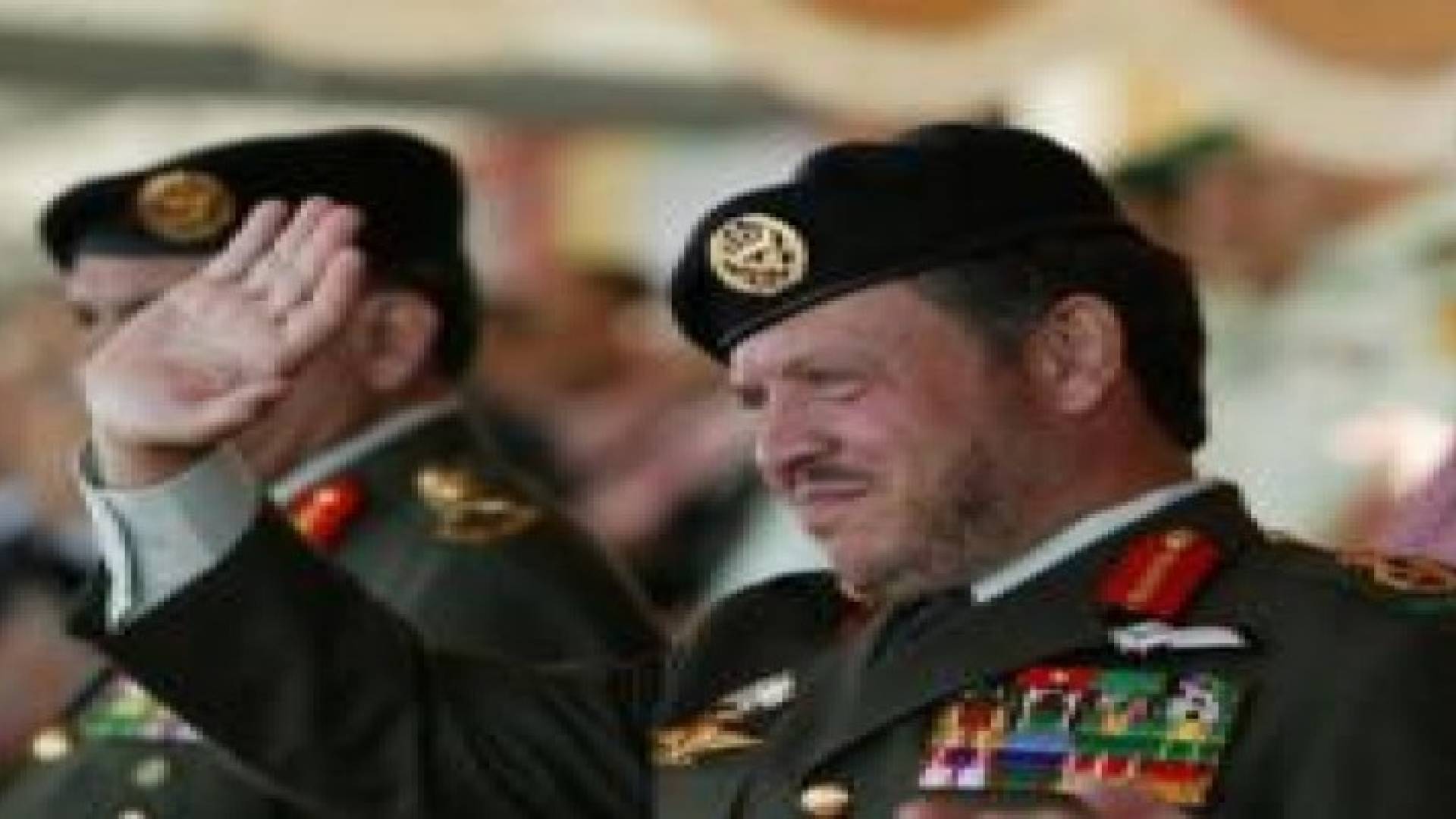 الملك يسلم الراية الهاشمية للقوات المسلحة الأردنية – الجيش العربي