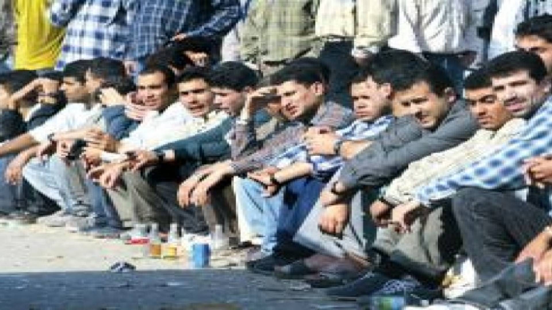 استطلاع: 50% من سكان غزة و25% من الضفة يرغبون في الهجرة
