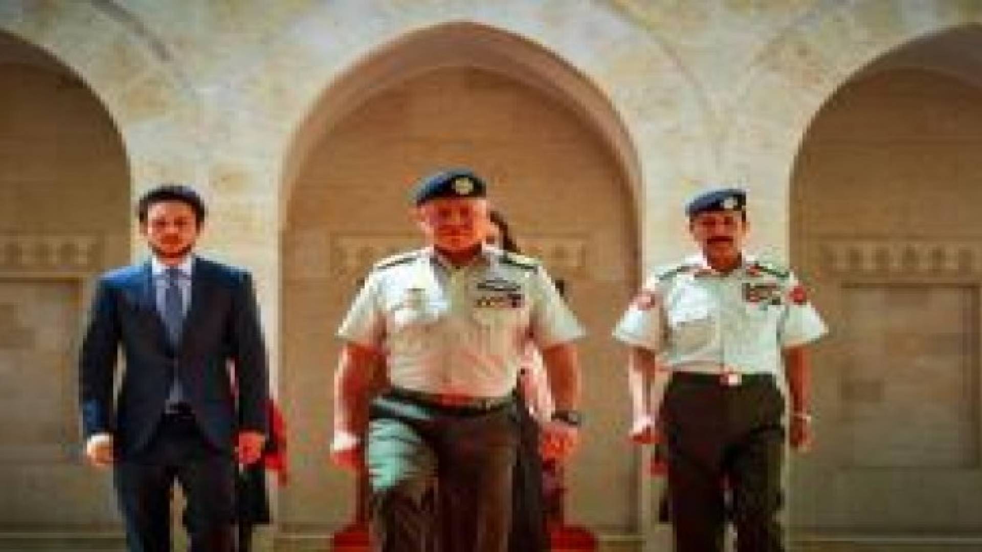 بالفيديو والصور : الراية الهاشمية الجديدة و "الشماغ المقلوب"