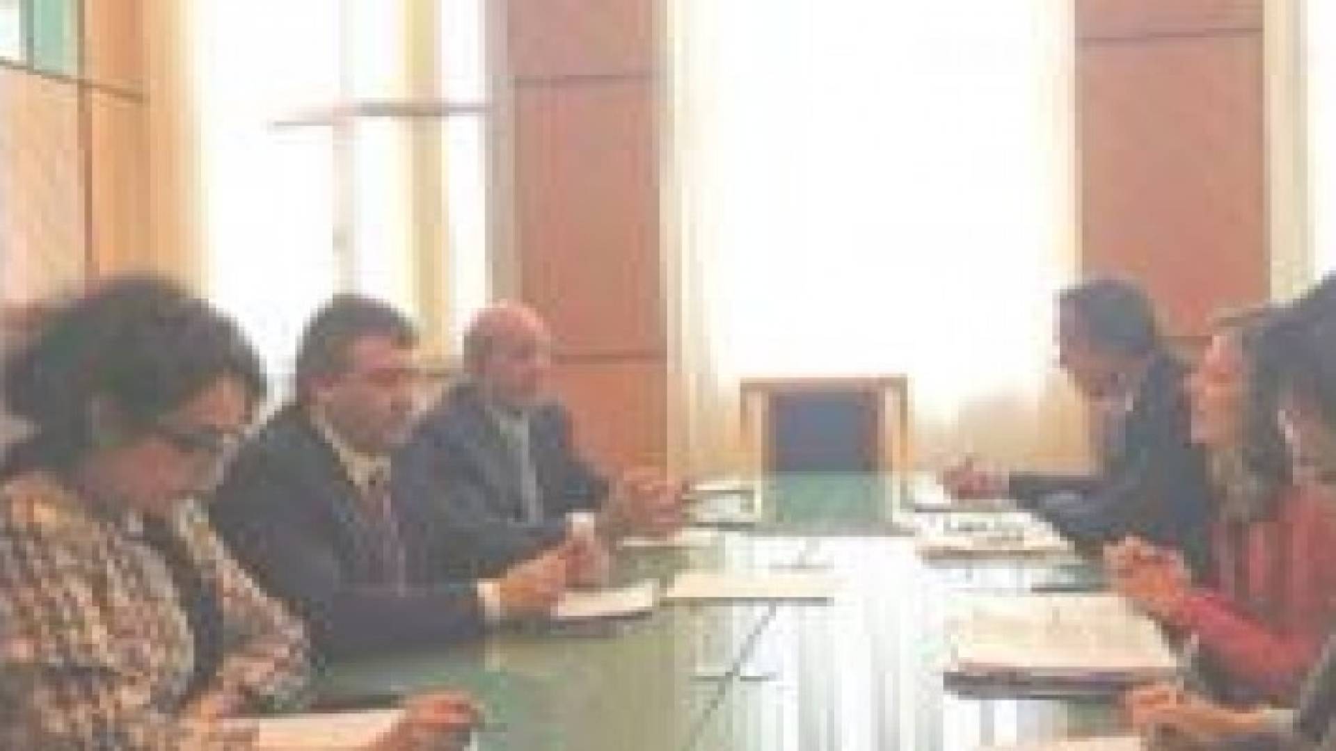 القطامين يبحث أوجه التعاون مع الوفد الكندي المشارك في مؤتمر العمل الدولي