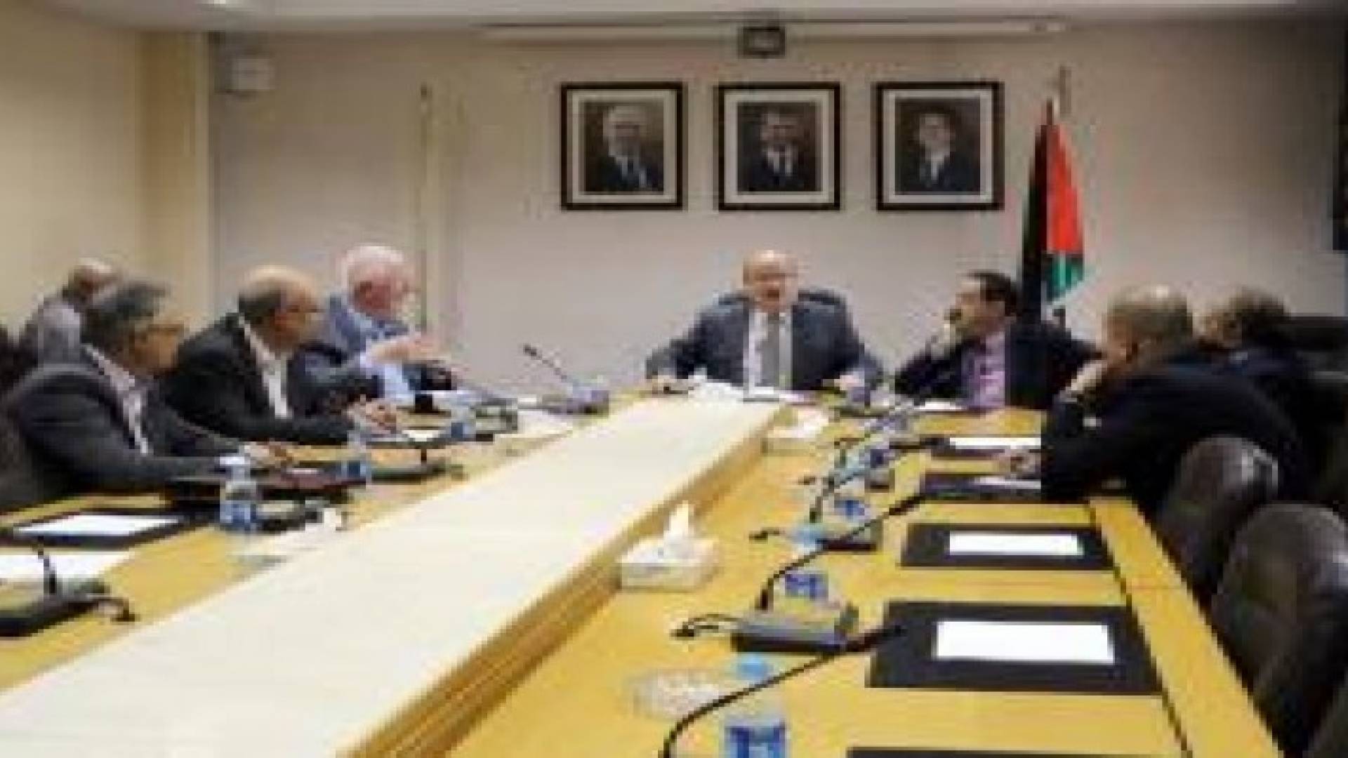لجنة التحقيق بملف الطاقة تواصل اجتماعاتها