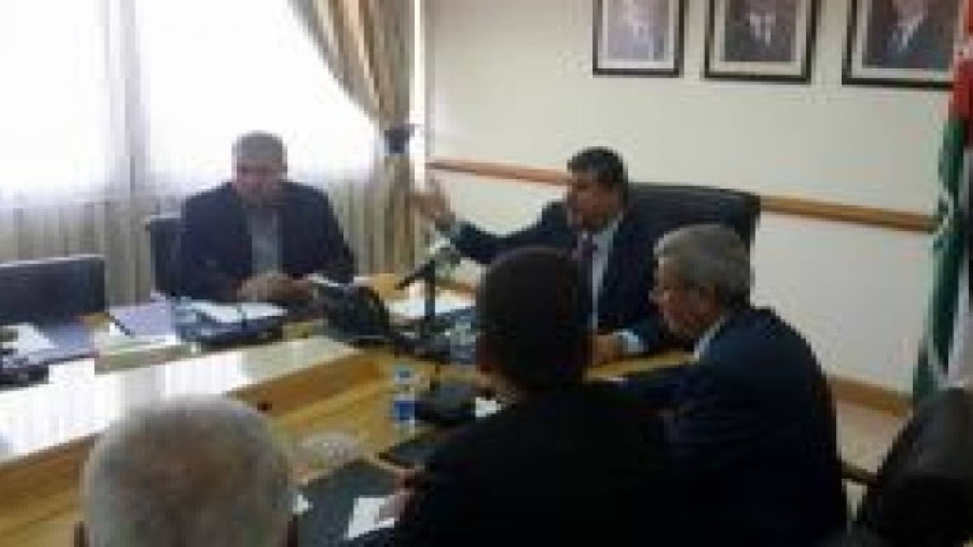 الاتفاق على تخصيص منح دراسية لأبناء الأسرى بالسجون الإسرائيلية