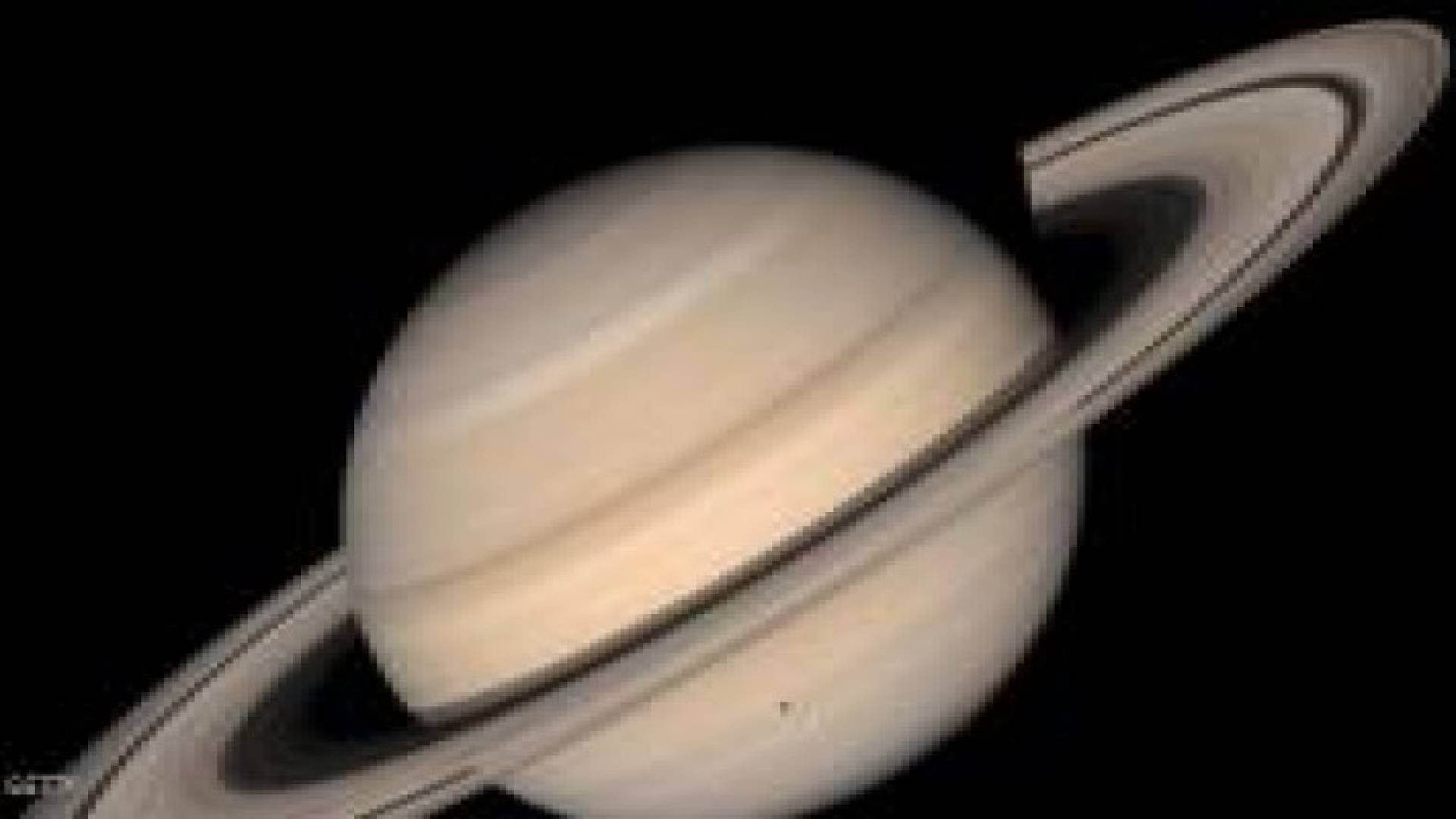 حلقات زحل أكبر بـ7 آلاف ضعف حجم الكوكب