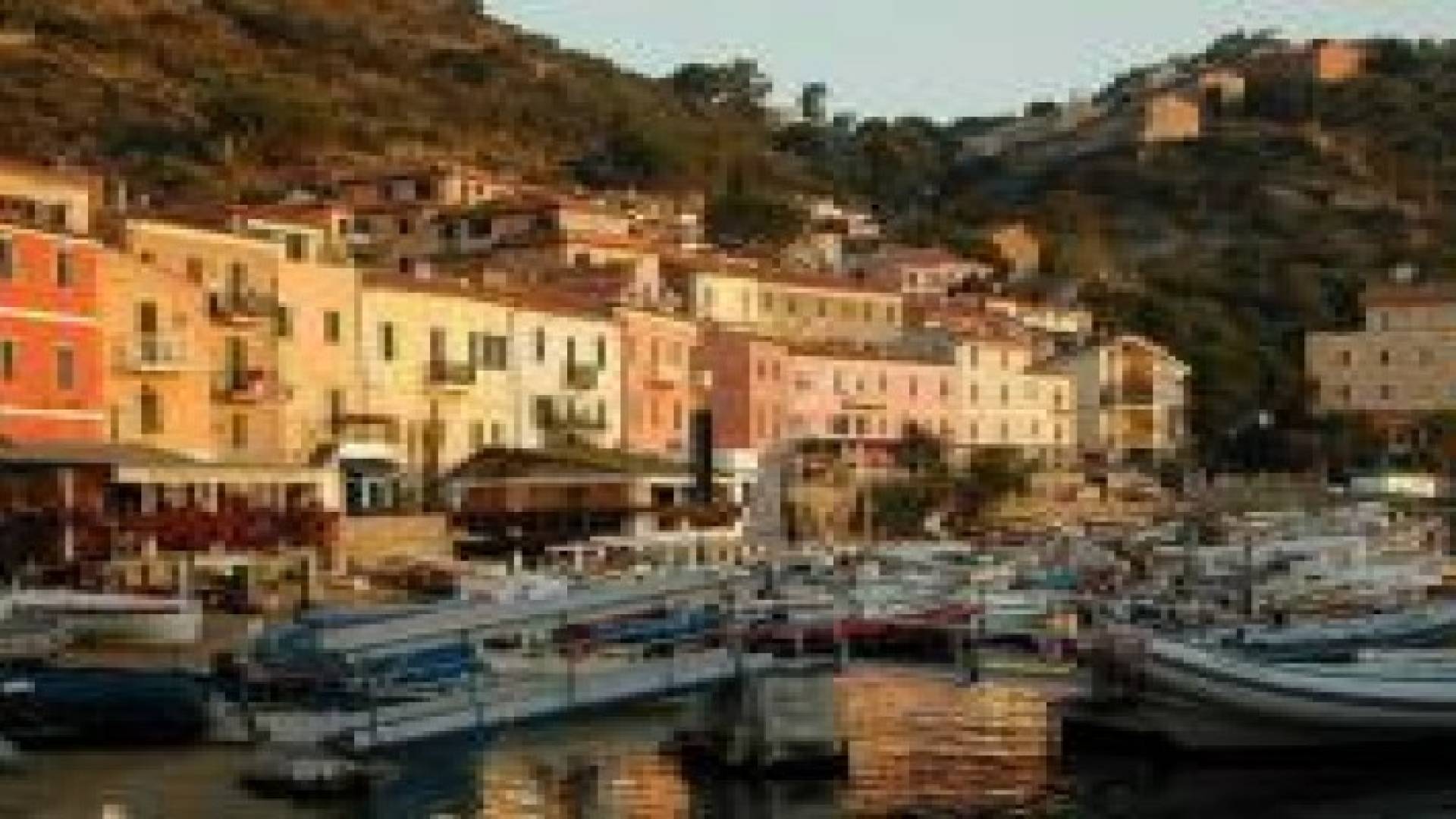 إيطاليا تنوي تحويل بعض مناراتها التراثية إلى فنادق