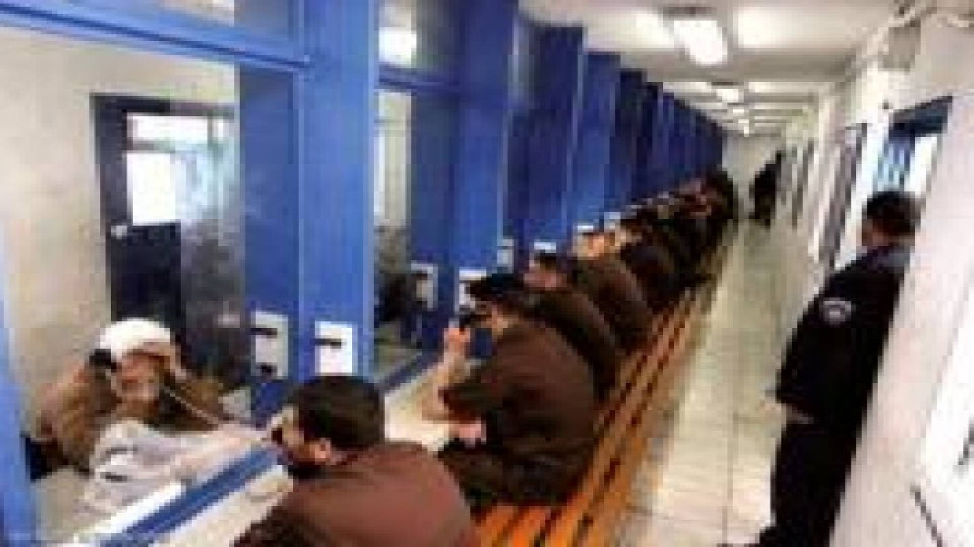 محاكم الاحتلال تمدد اعتقال 47 أسيرا