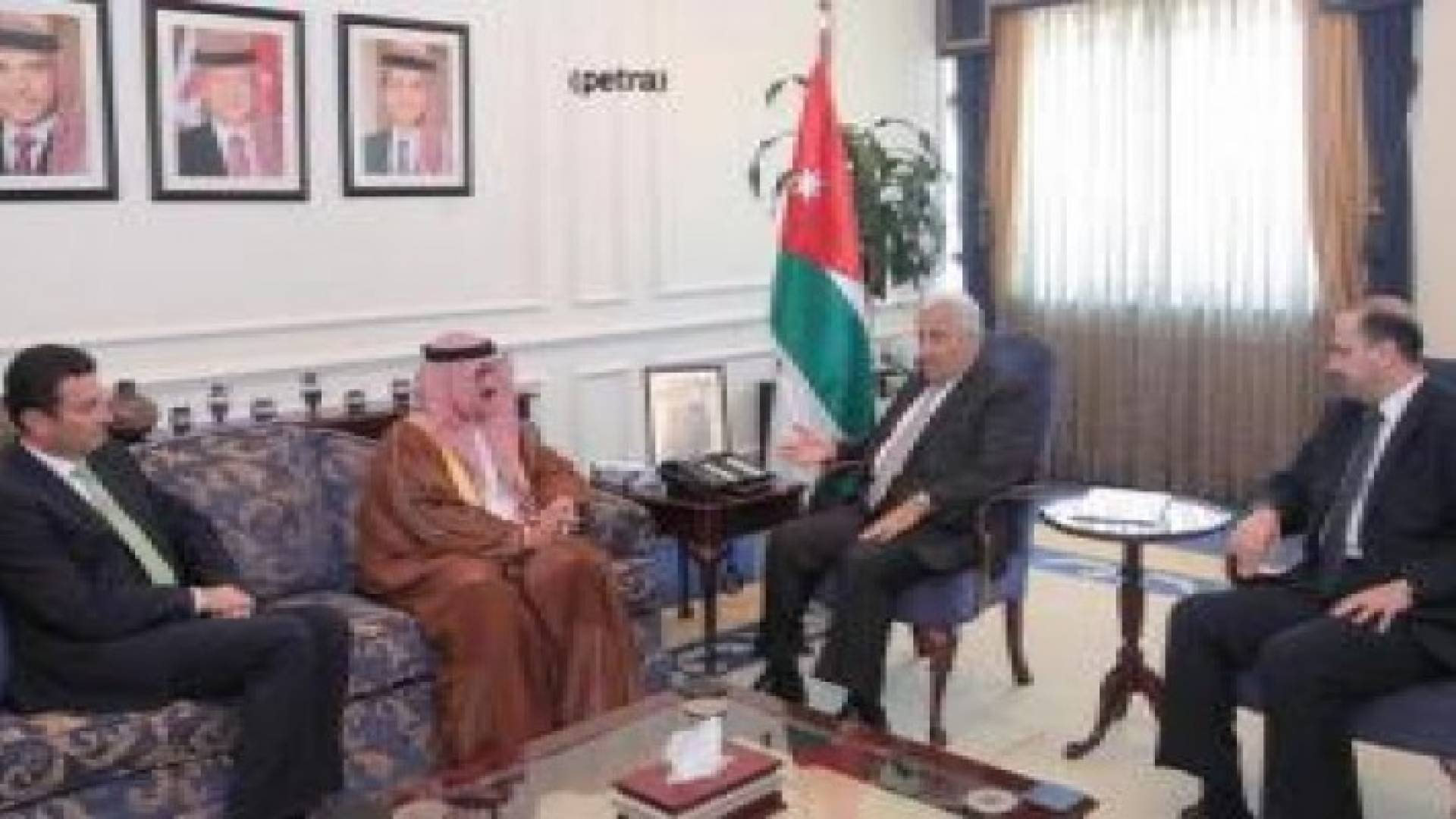 النسور: الأردن لم يتدخل في الدول التي حدثت بها ثورات