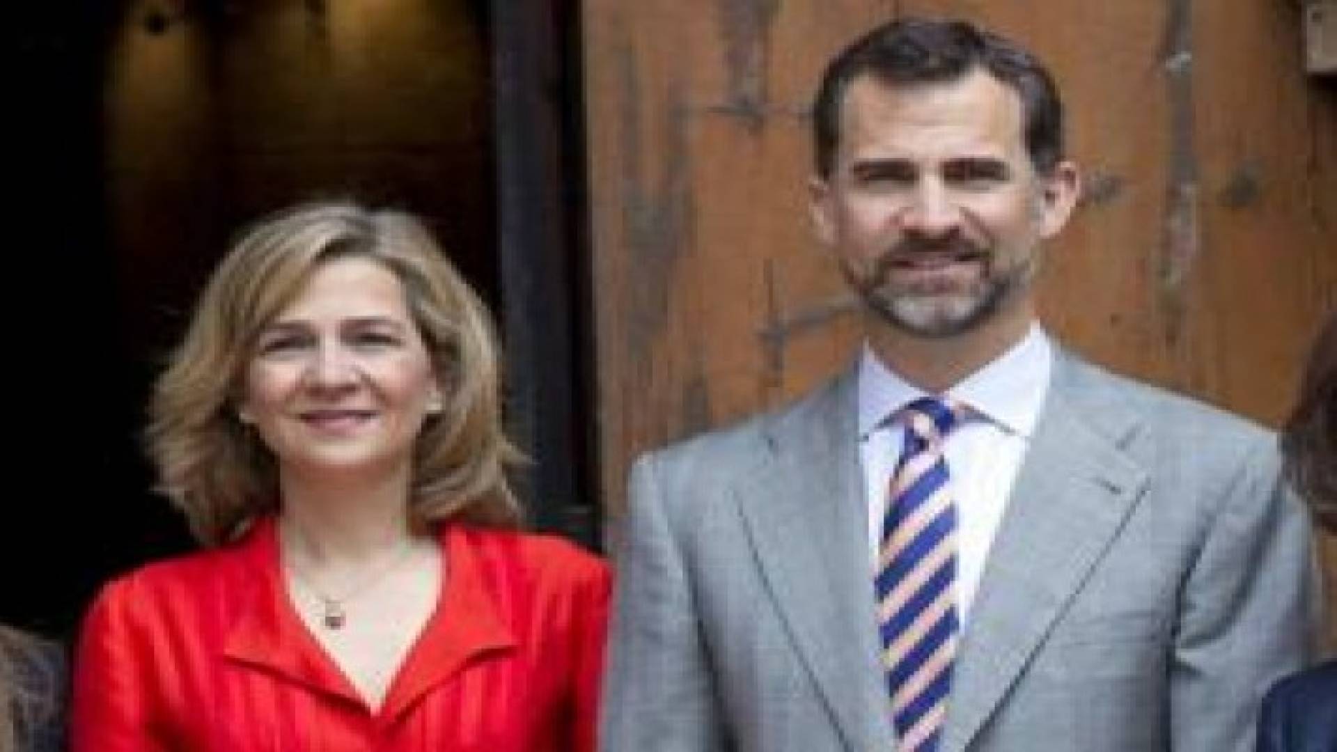 ملك اسبانيا يجرد شقيقته من لقب دوقة