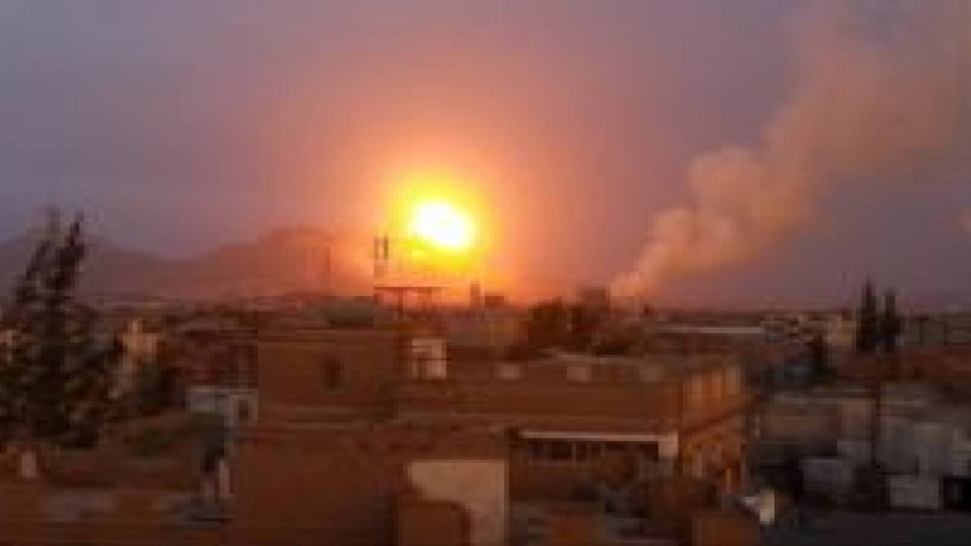 التحالف يستهدف معسكرات ومنازل لقيادات موالية لصالح والحوثيين بصنعاء