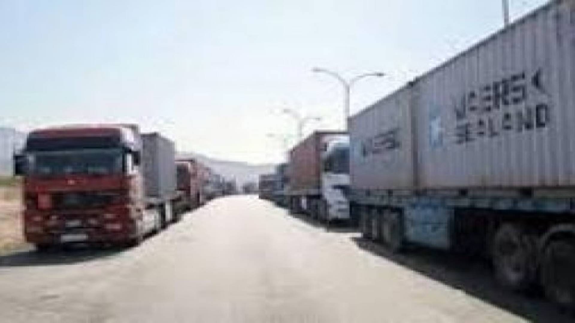 نقص في برادات تحميل الخضار والفواكه