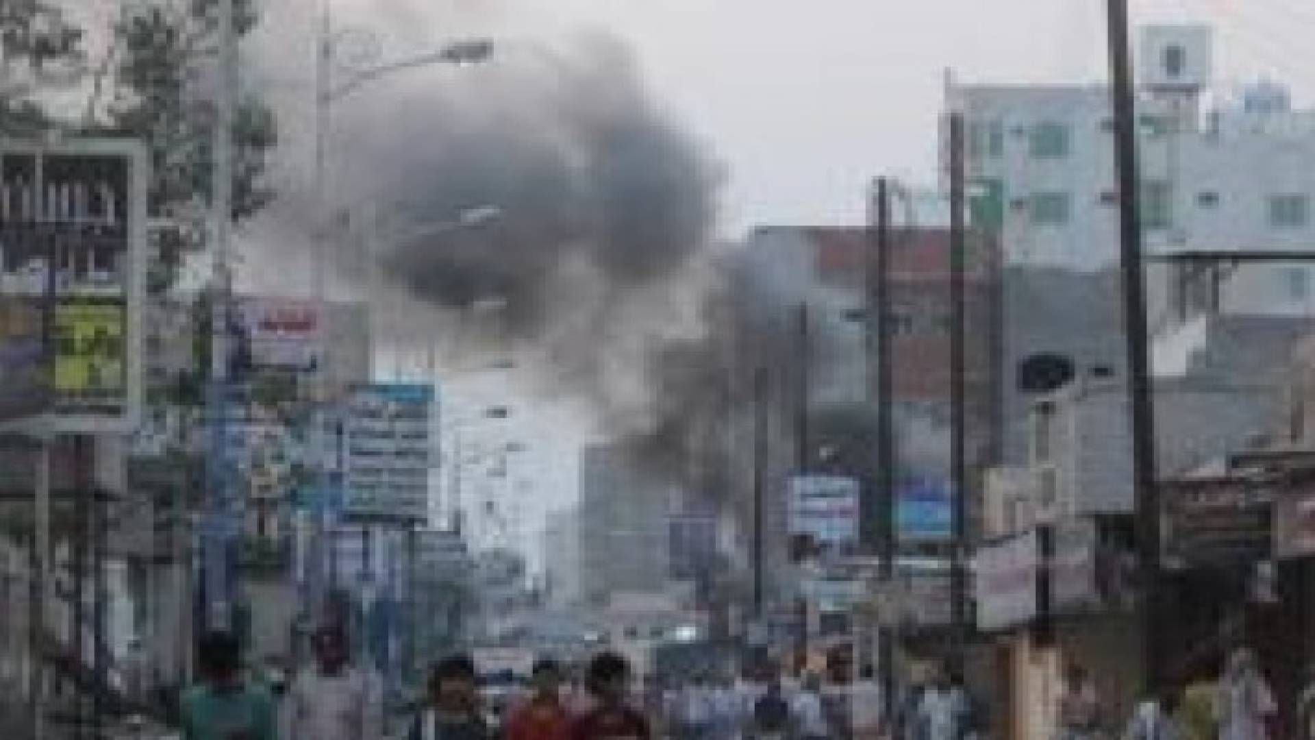 مقتل 8 وإصابة 17 يمنيا في قصف الحوثيين لأحياء سكنية بمدينة تعز