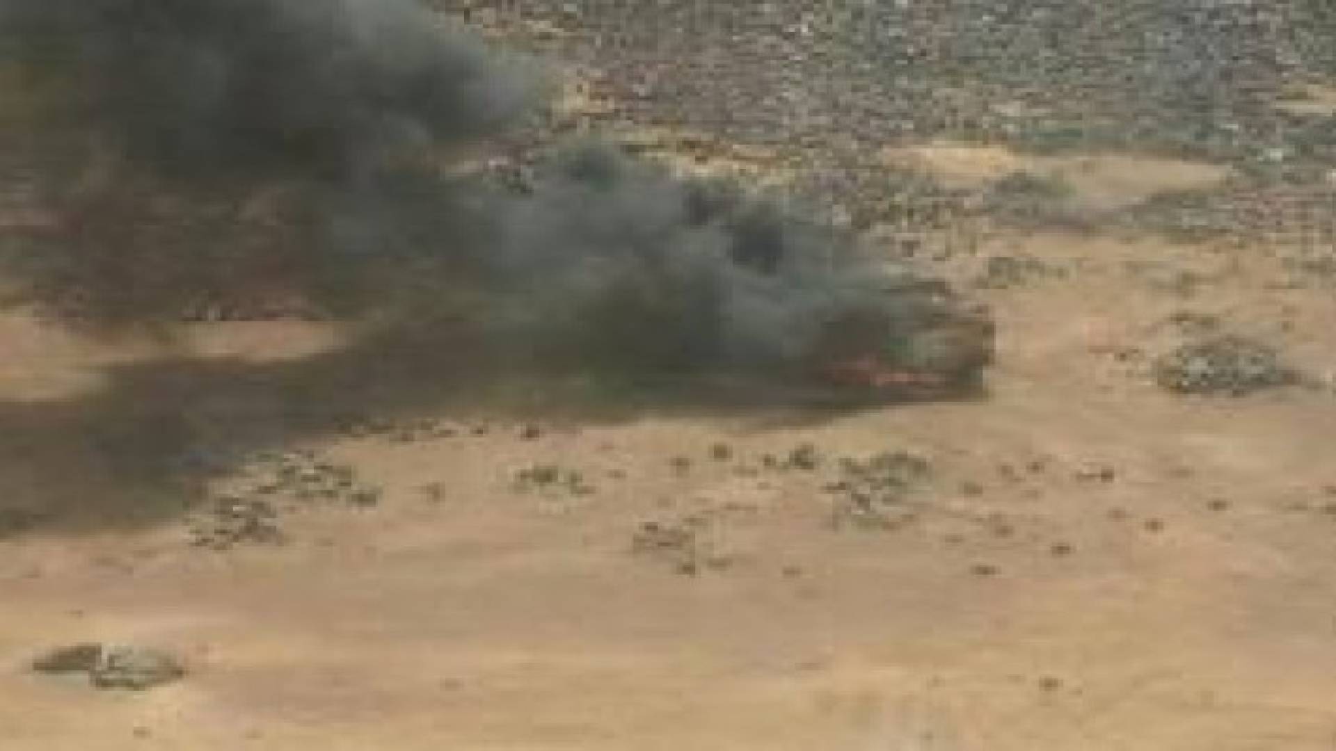 بالفيديو: الجيش يدمر شاحنة كبيرة حاولت اجتياز الحدود