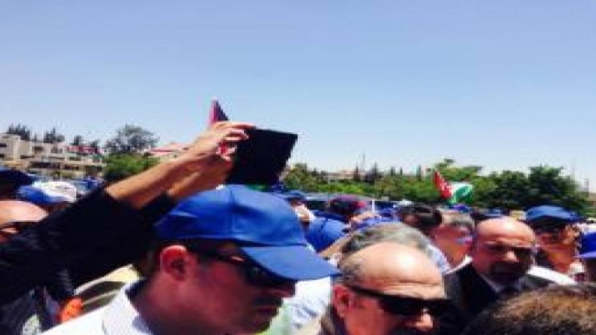 الادلاء السياحيين يعتصمون امام رئاسة الوزراء احتجاجا على لعدم تنفيذ مطالبهم