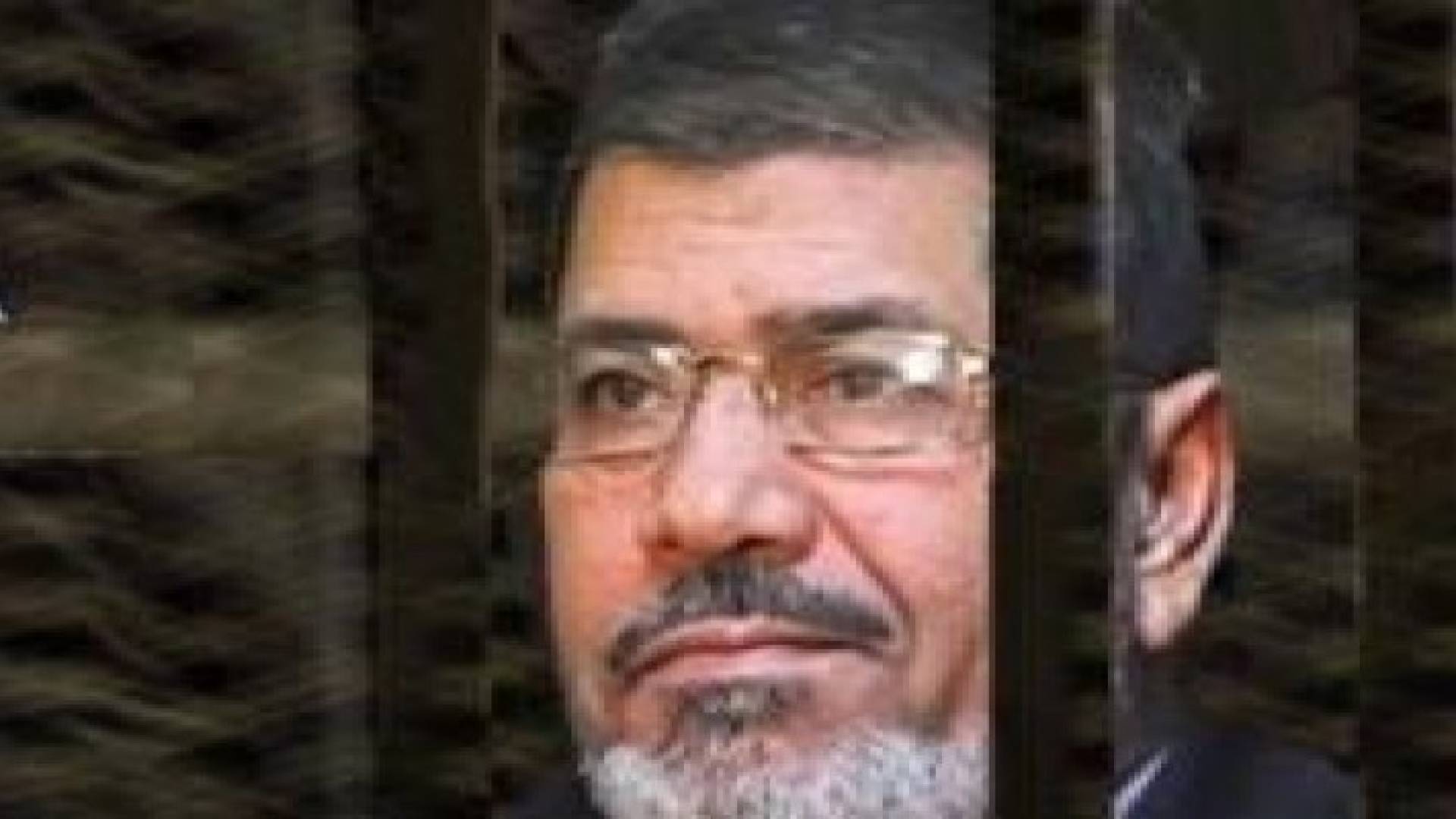 تأجيل محاكمة مرسي في قضية "التخابر مع قطر"