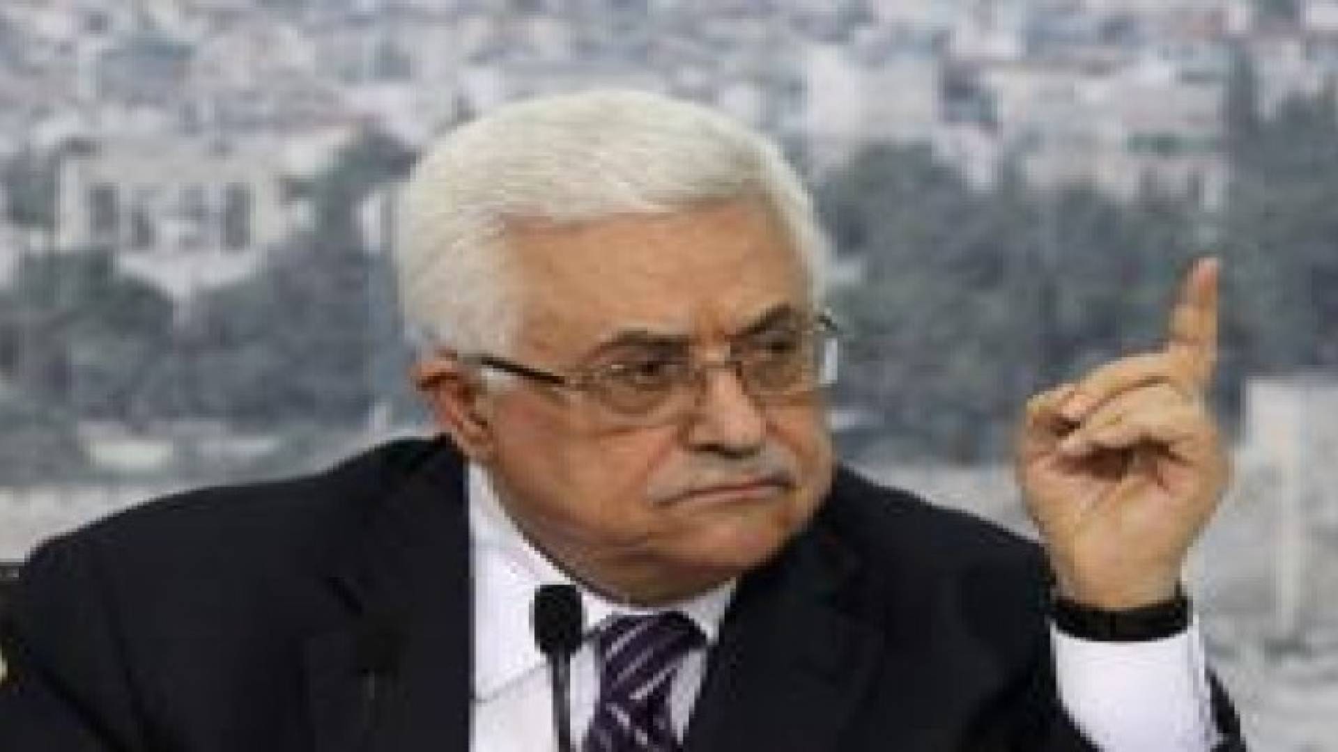 الرئيس الفلسطيني يعلن ان حكومة الوفاق ستقدم استقالتها خلال الـ 24 ساعة القادمة