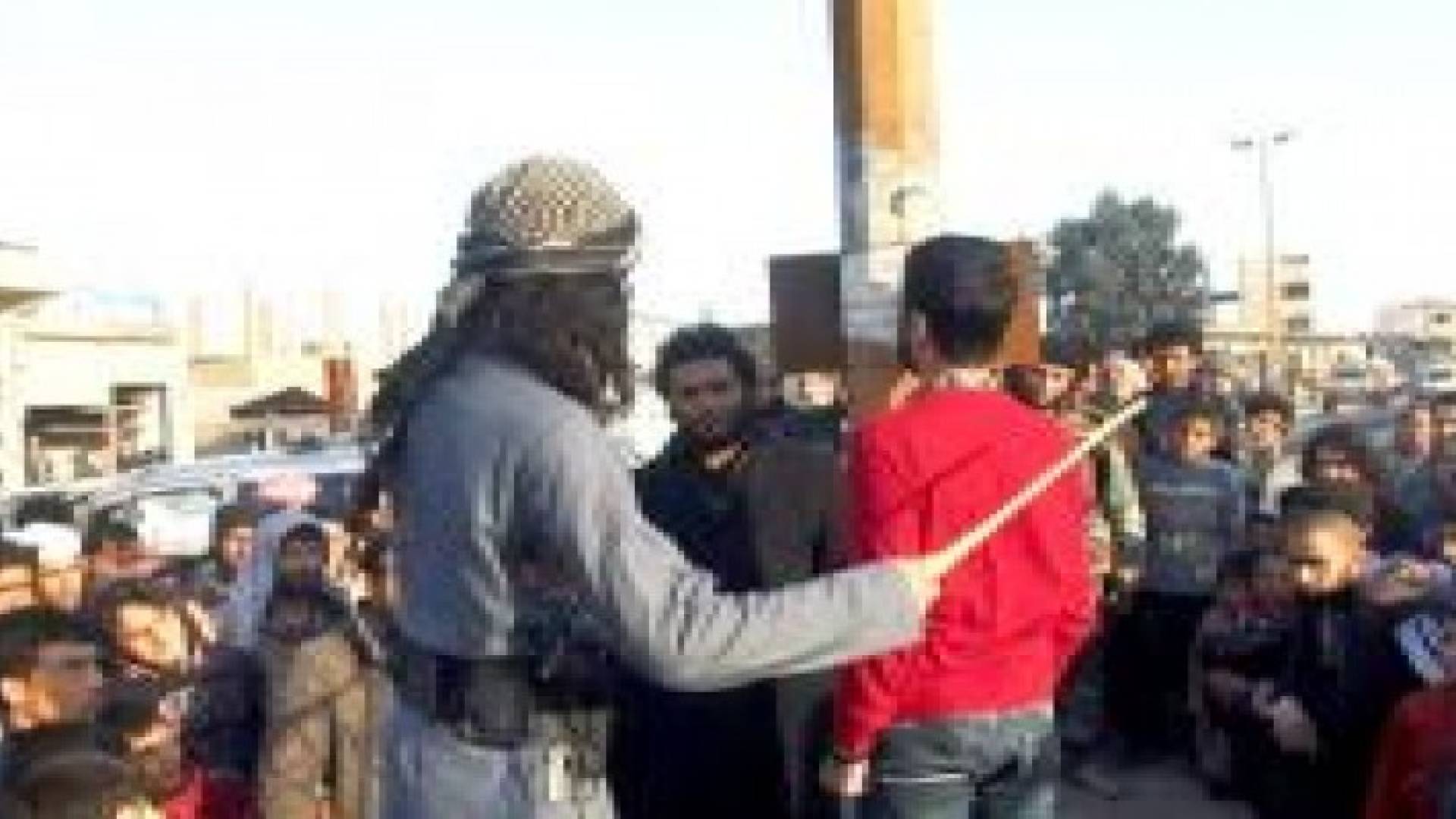 "داعش" : من يصلي التراويح سيجلد لأنها "بدعة"