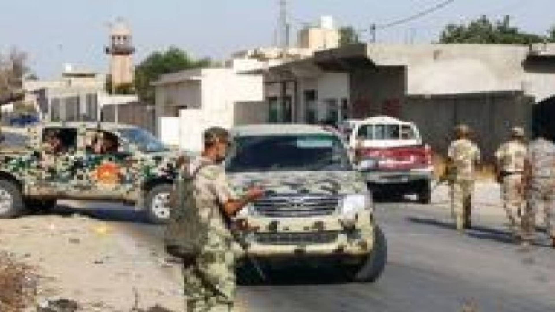 وصول الدبلوماسيين التونسيين المحتجزين في ليبيا إلى بلادهم