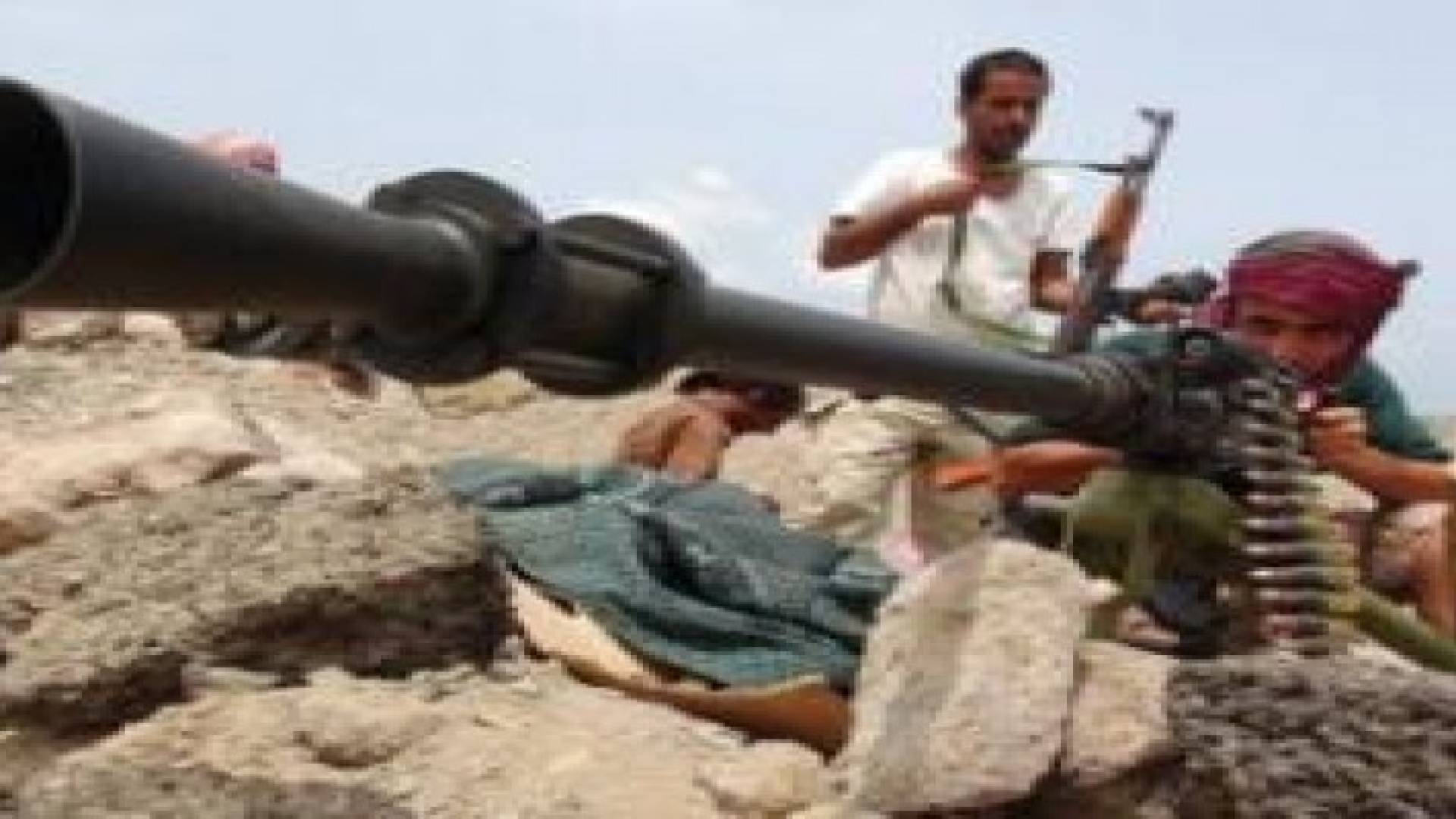 الحوثيون يعلنون إطلاق 70 صاروخا تجاه مواقع عسكرية في جيزان السعودية