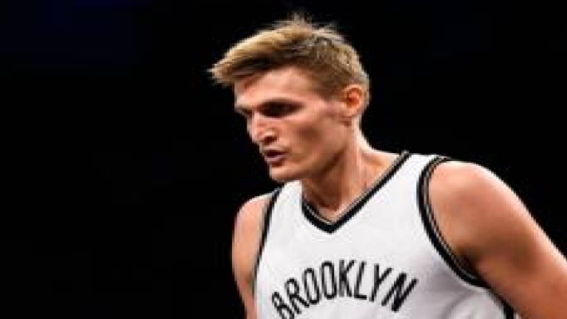 الروسي اندريه كيريلنكو يعتزل كرة السلة