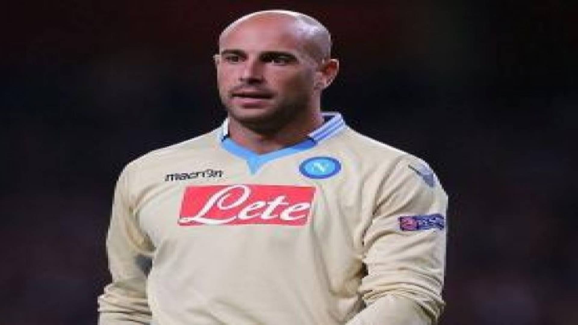 بيبي رينا ينتقل إلى نابولي رسميا