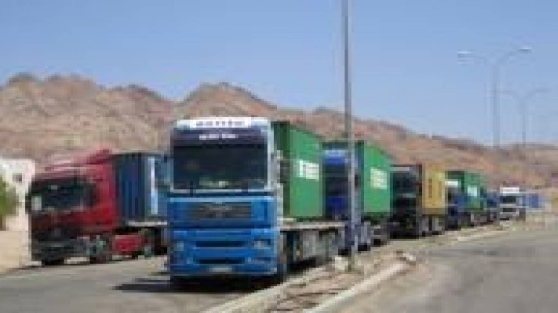 الحكومة تحل قضية تكدس الشاحنات المحملة بالبضائع الأردنية بالعراق