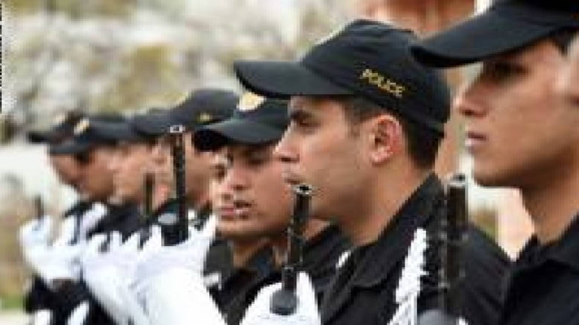 بسبب اعتدائه على مفطرين في رمضان.. الداخلية التونسية توقف مسؤولا أمنيا