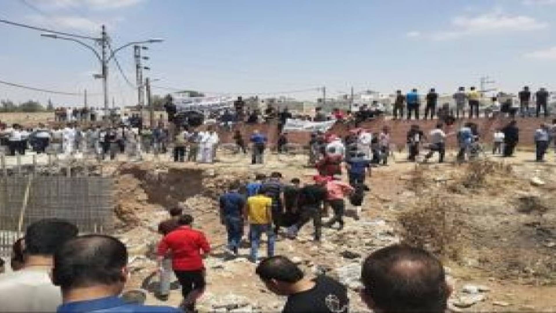 بالصور : الأردنيون يشيعون جثمان الشهيد عبد المنعم الحوراني