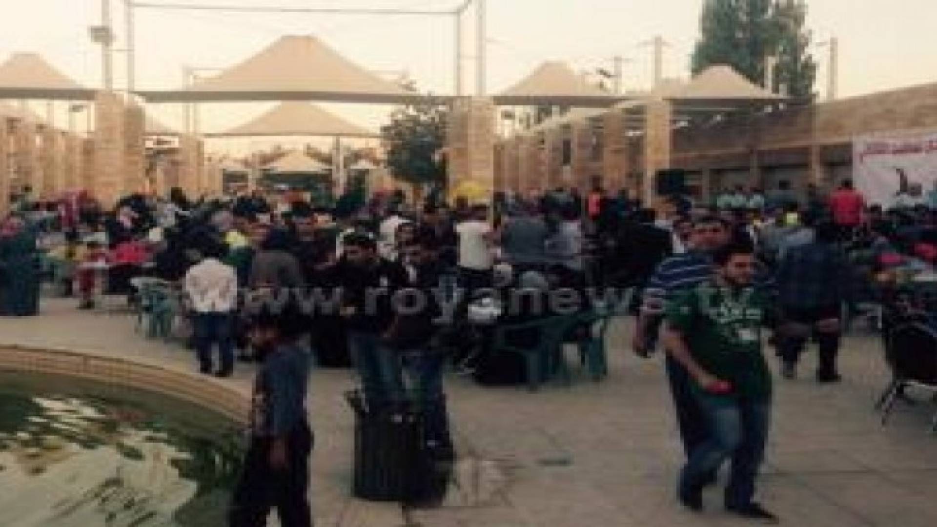 افطار جماعي للايتام والأسر العفيفة في حدائق الحسين.. صور