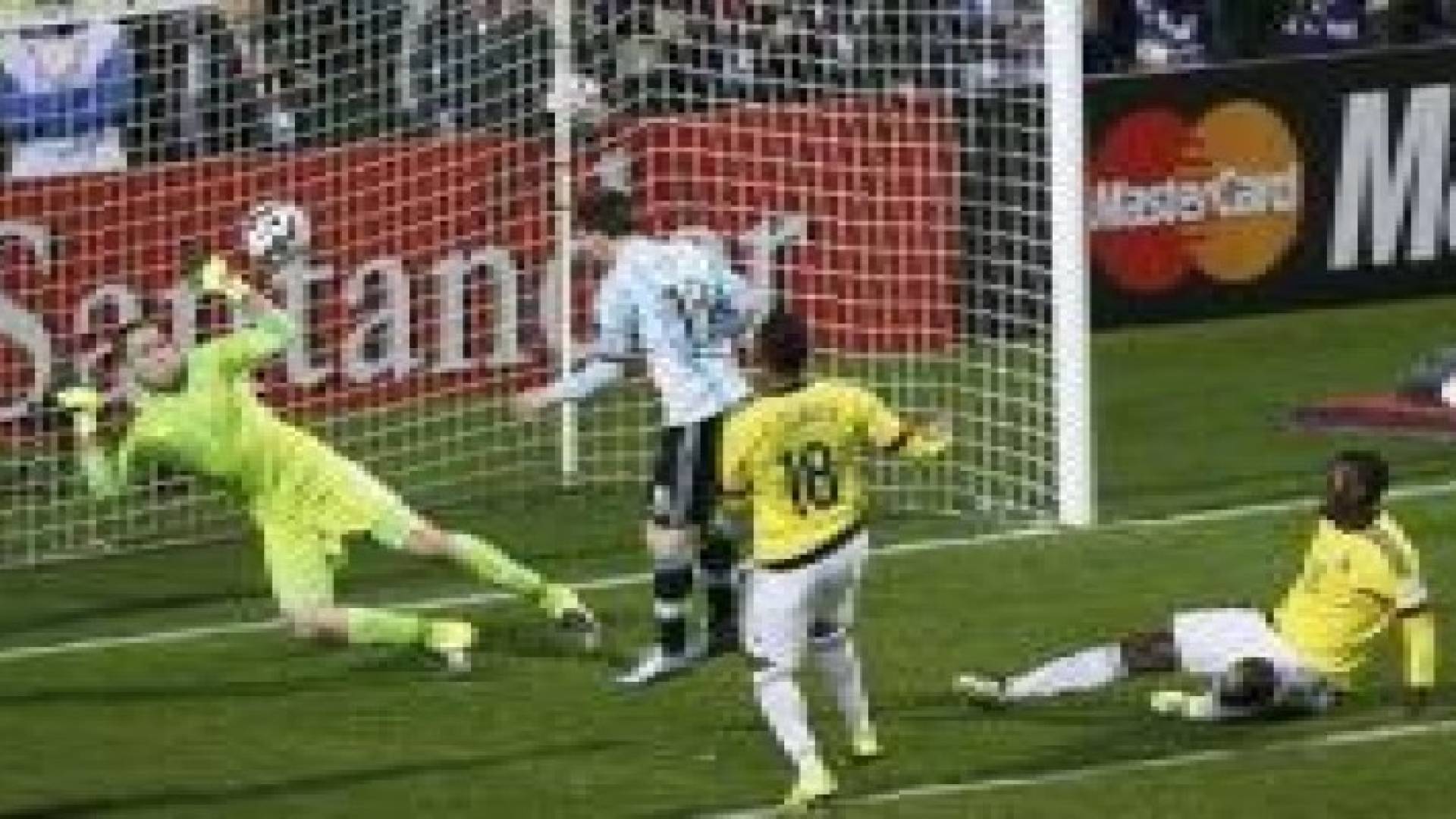 ميسي : اعاني مع الارجنتين !