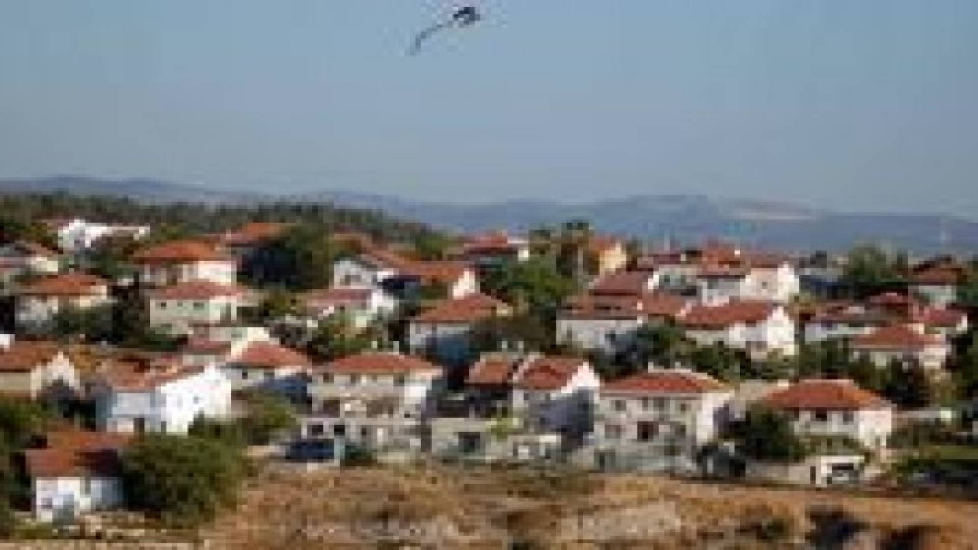 هآرتس: سماسرة يزيفون صفقات لبيع أراض فلسطينية بمستوطنة بالقدس المحتلة