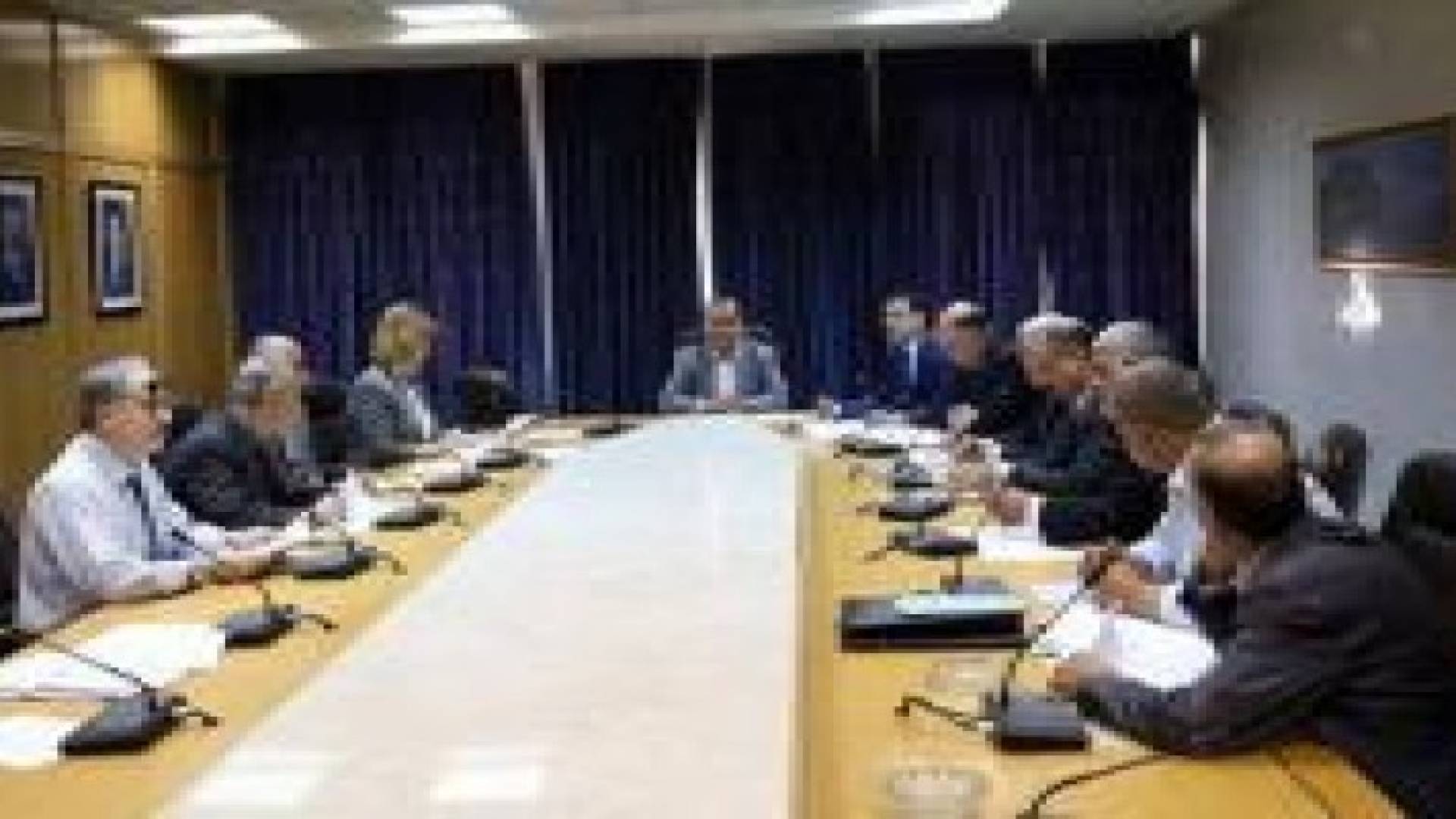 العمل النيابية تناقش موضوع الموظفين المعارين من وزارة الطاقة