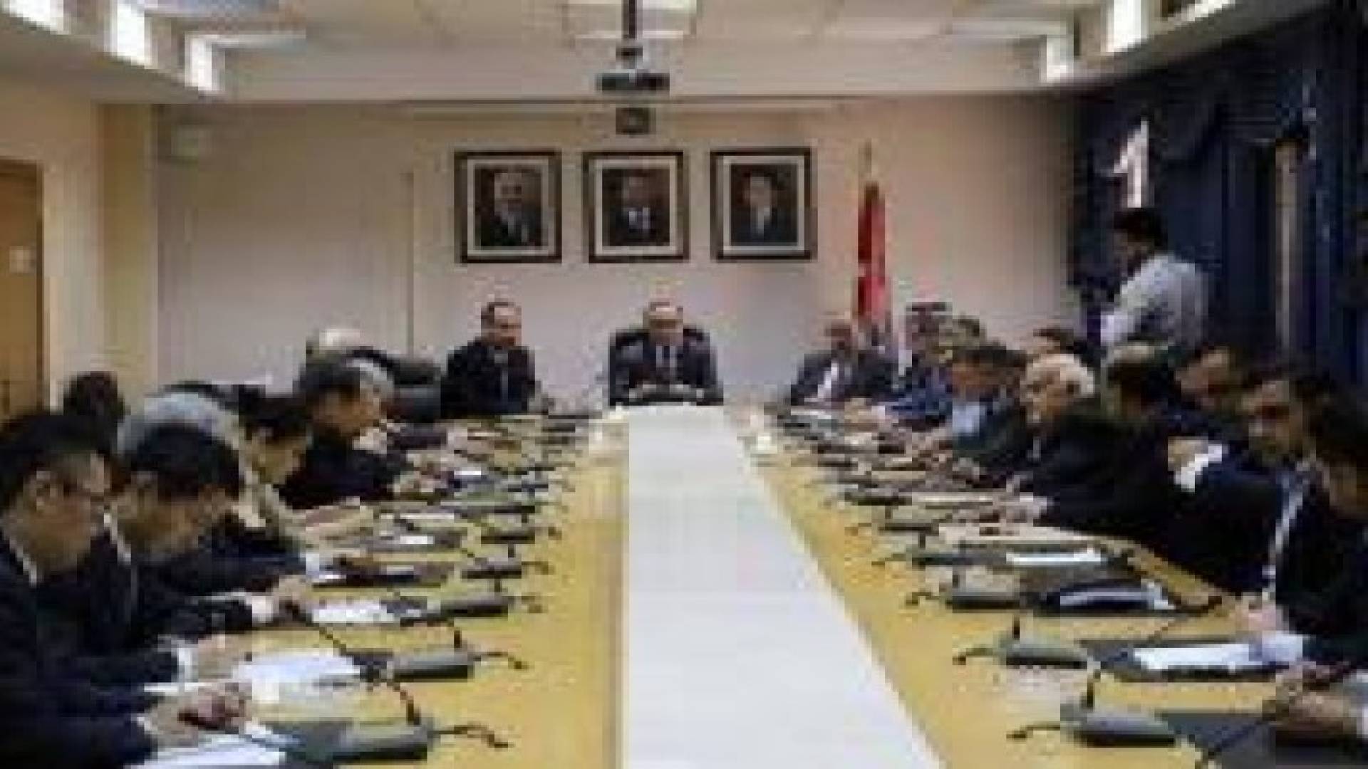 السياحة والآثار النيابية تلتقي عددا من السفراء
