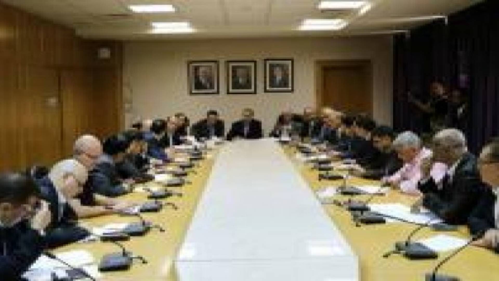 الاستثمار النيابية تناقش تاخير التخليص على الحاويات في ميناء العقبة